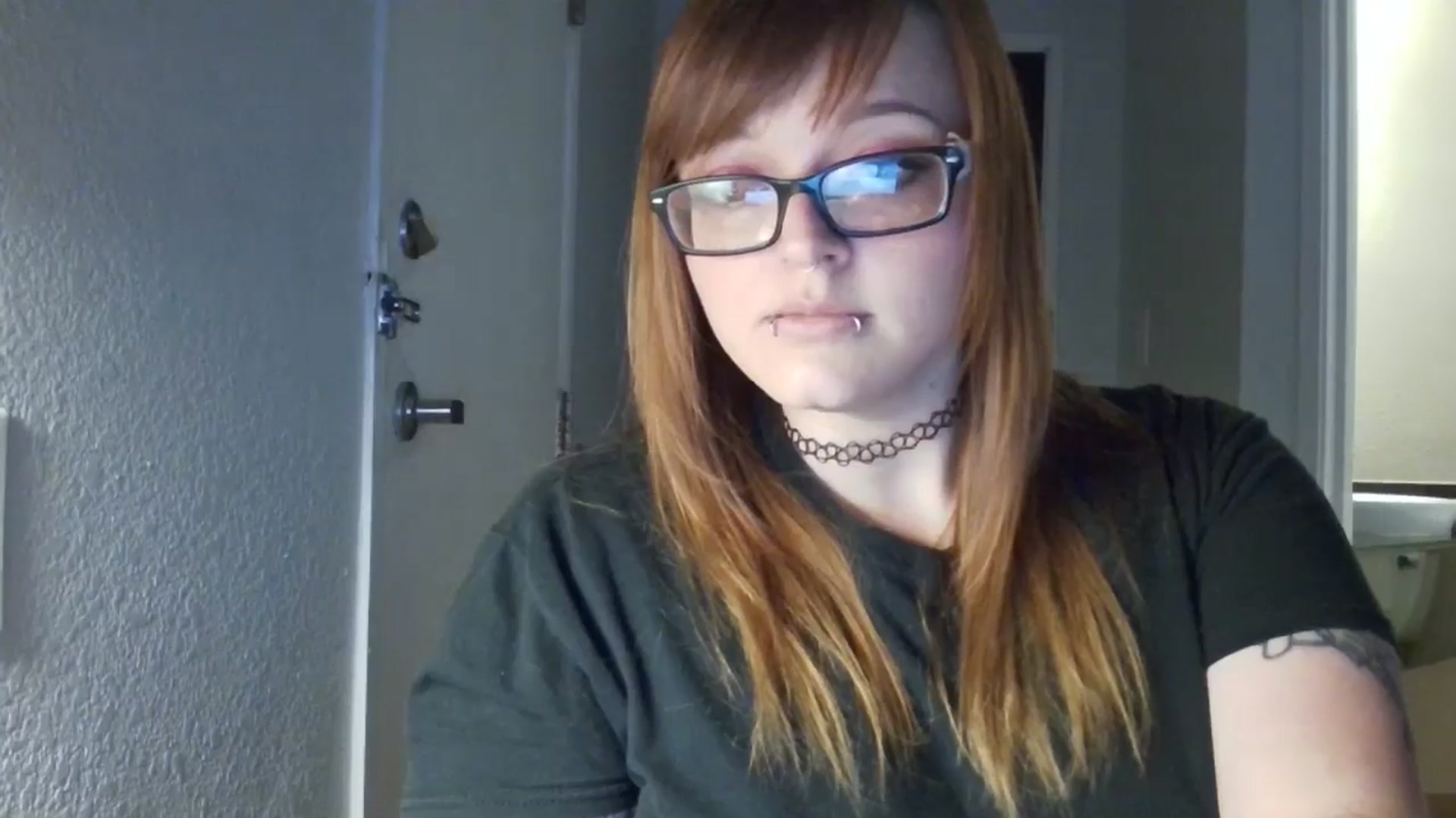 Gallery image thumbnail from FloraSky's myfreecams stream on, 05/01/2025, 13:48 image 6 of 20