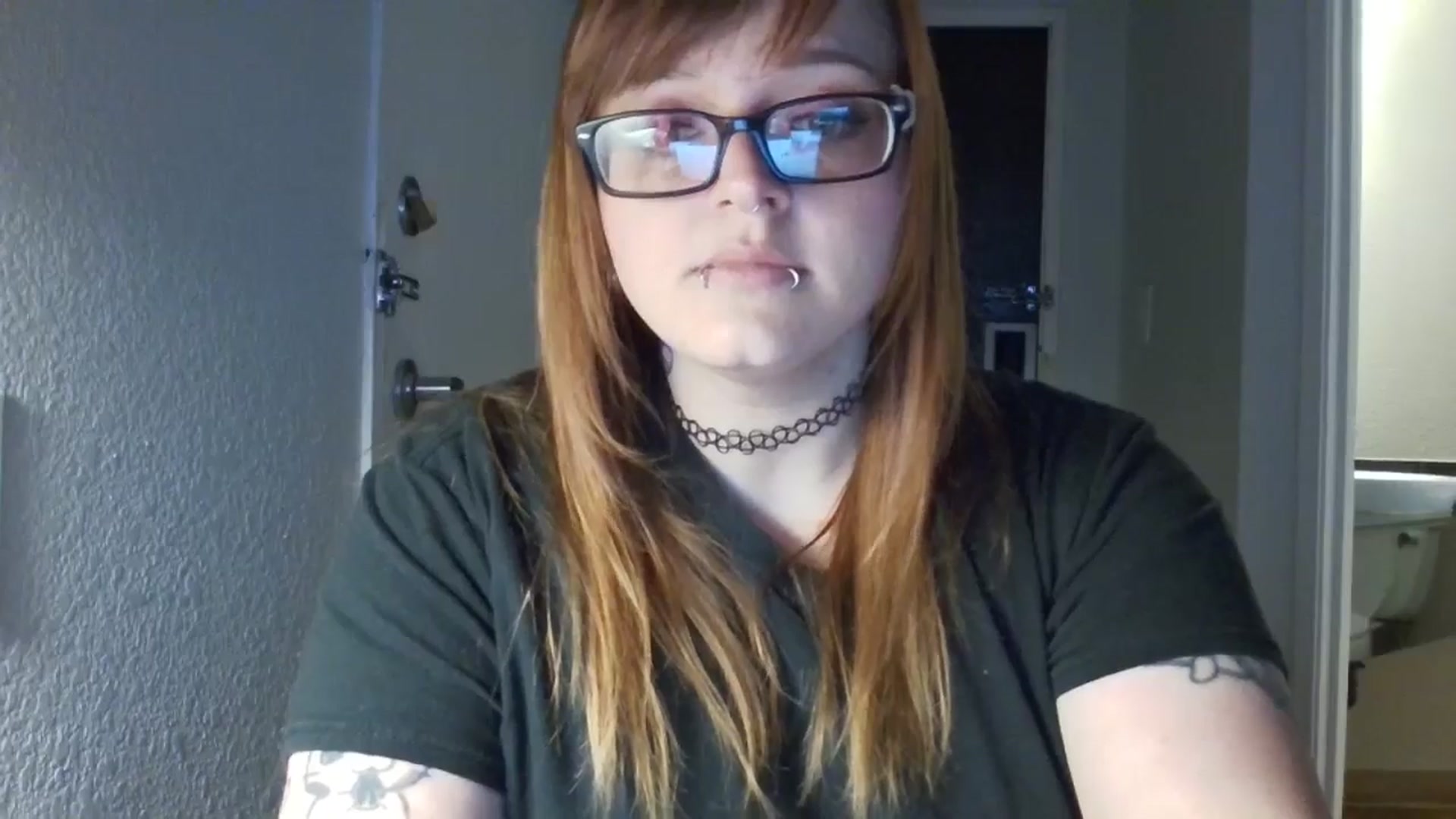 Gallery image thumbnail from FloraSky's myfreecams stream on, 05/01/2025, 13:48 image 5 of 20