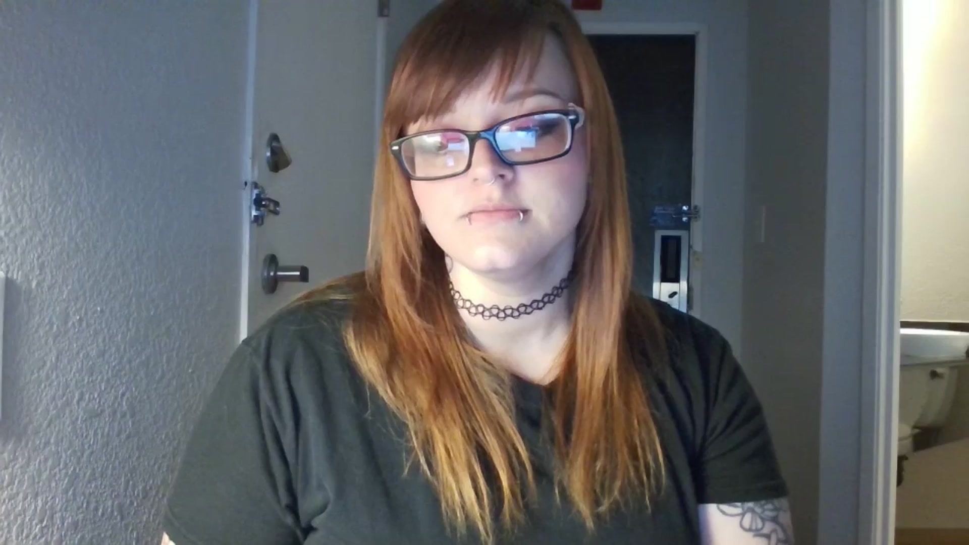 Gallery image thumbnail from FloraSky's myfreecams stream on, 05/01/2025, 13:48 image 18 of 20