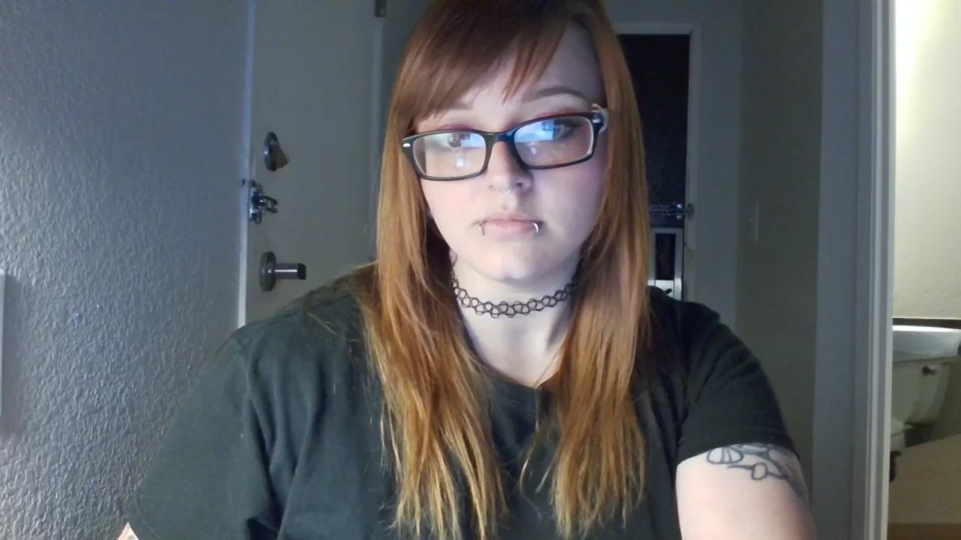 Gallery image thumbnail from FloraSky's myfreecams stream on, 05/01/2025, 13:48 image 10 of 20