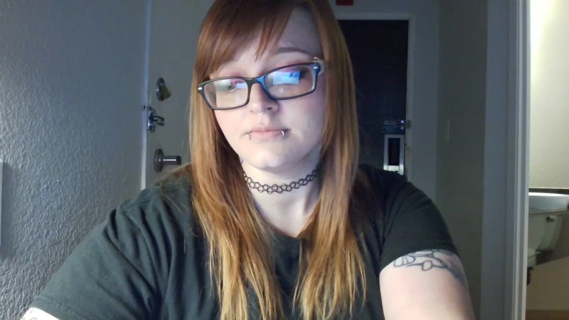 Gallery image thumbnail from FloraSky's myfreecams stream on, 05/01/2025, 13:48 image 11 of 20