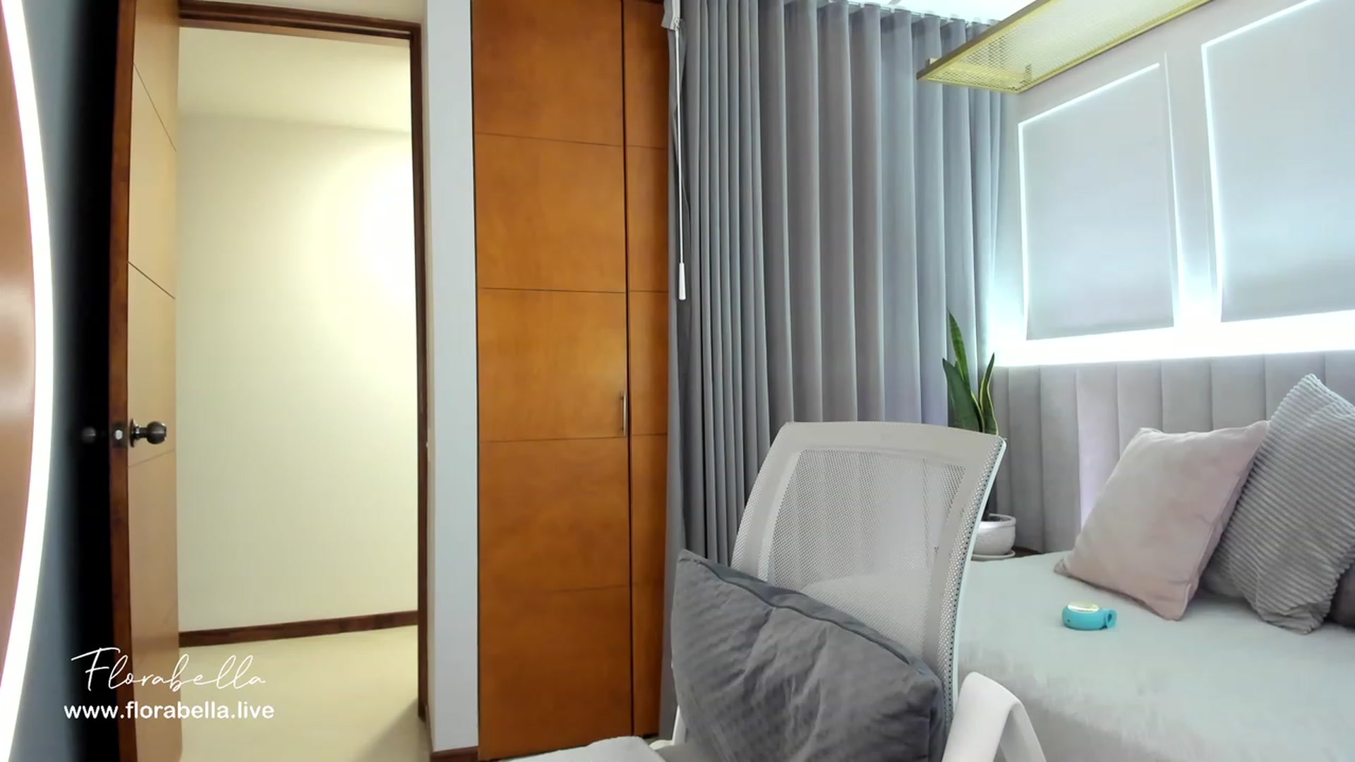 Gallery image thumbnail from Florabella's myfreecams stream on, 11/16/2022, 08:00 image 18 of 20