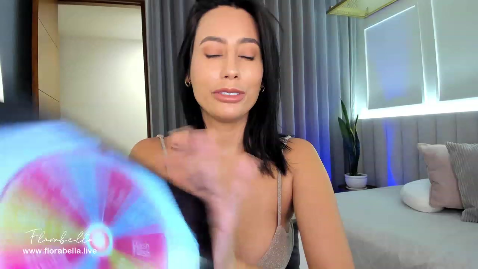 Gallery image thumbnail from Florabella's myfreecams stream on, 11/20/2022, 02:43 image 9 of 20
