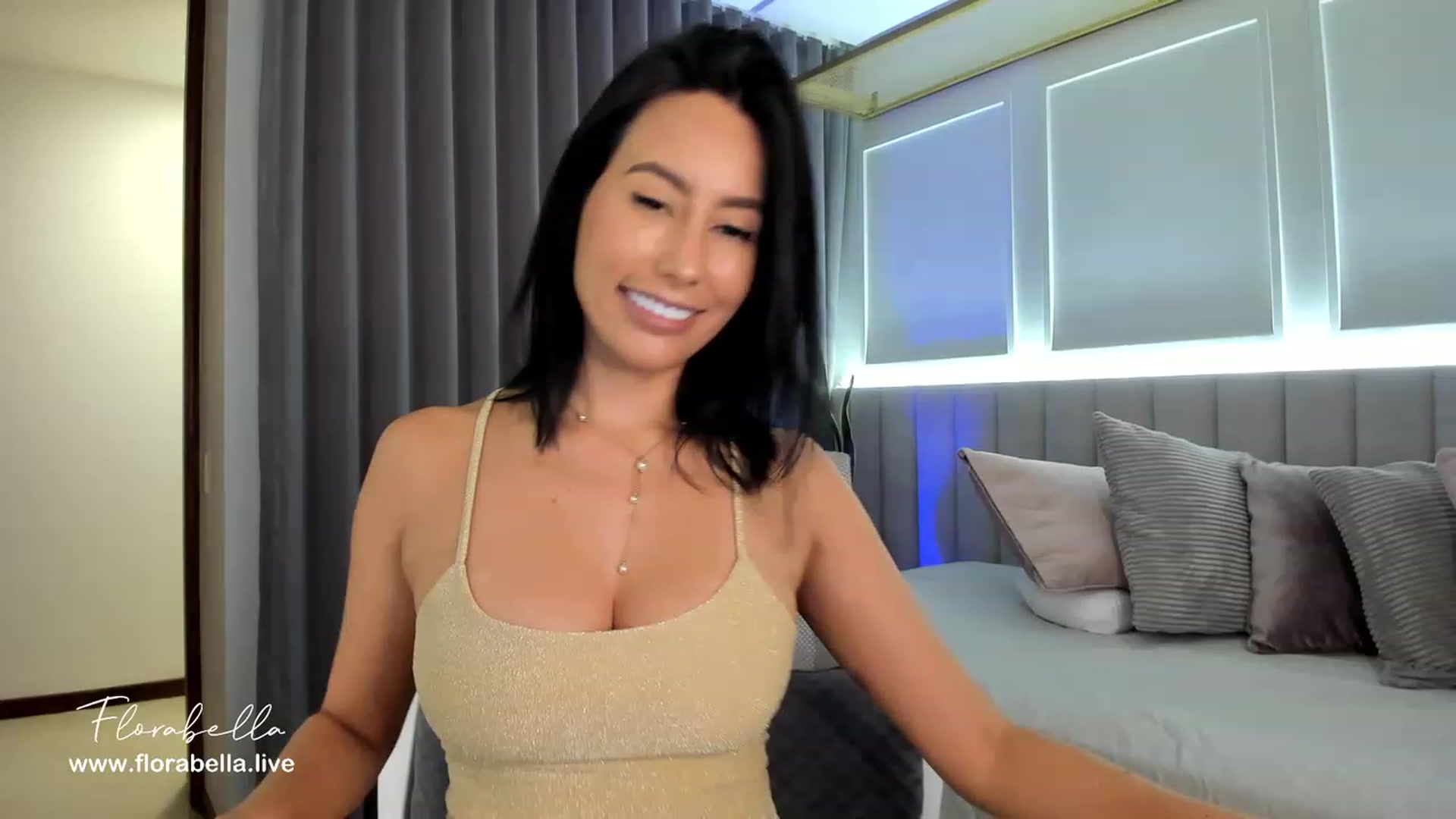 Gallery image thumbnail from Florabella's myfreecams stream on, 11/21/2022, 24:00 image 20 of 20