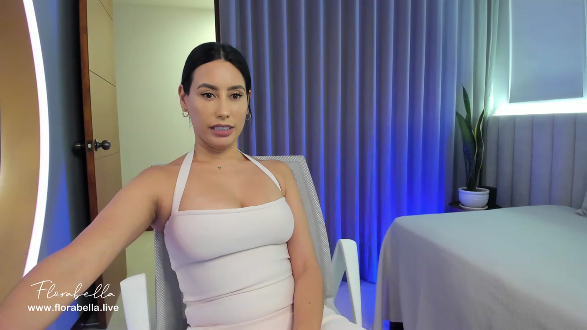 Gallery image thumbnail from Florabella's myfreecams stream on, 01/04/2023, 04:39 image 6 of 20