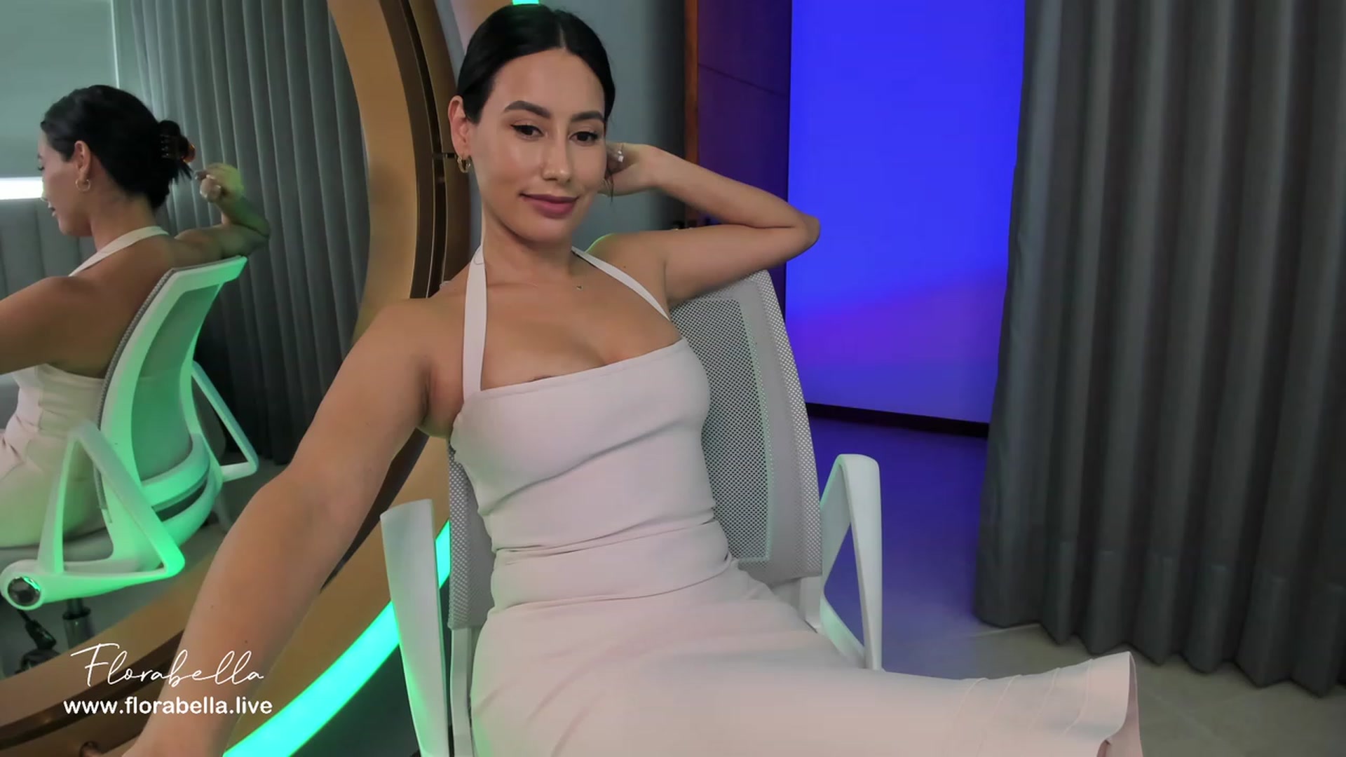 Gallery image thumbnail from Florabella's myfreecams stream on, 01/04/2023, 04:39 image 13 of 20