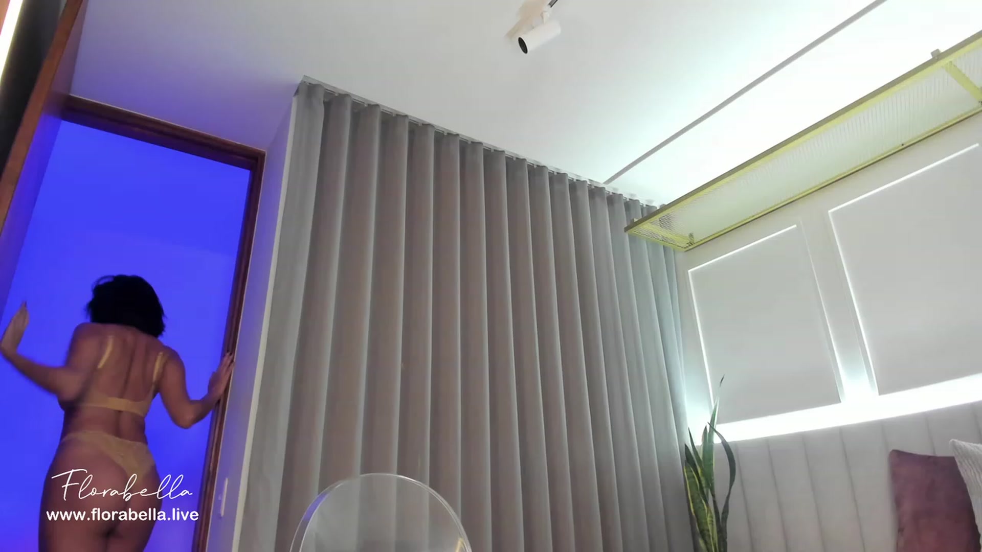 Gallery image thumbnail from Florabella's myfreecams stream on, 03/15/2023, 04:39 image 7 of 20