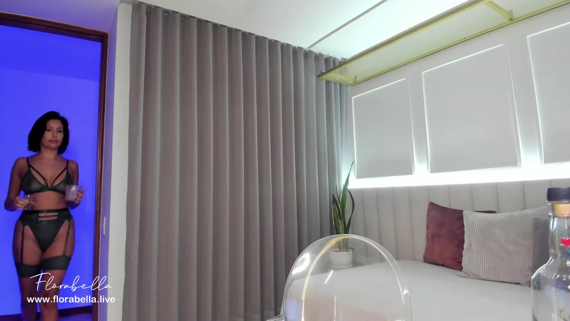 Gallery image thumbnail from Florabella's myfreecams stream on, 03/19/2023, 01:20 image 19 of 20