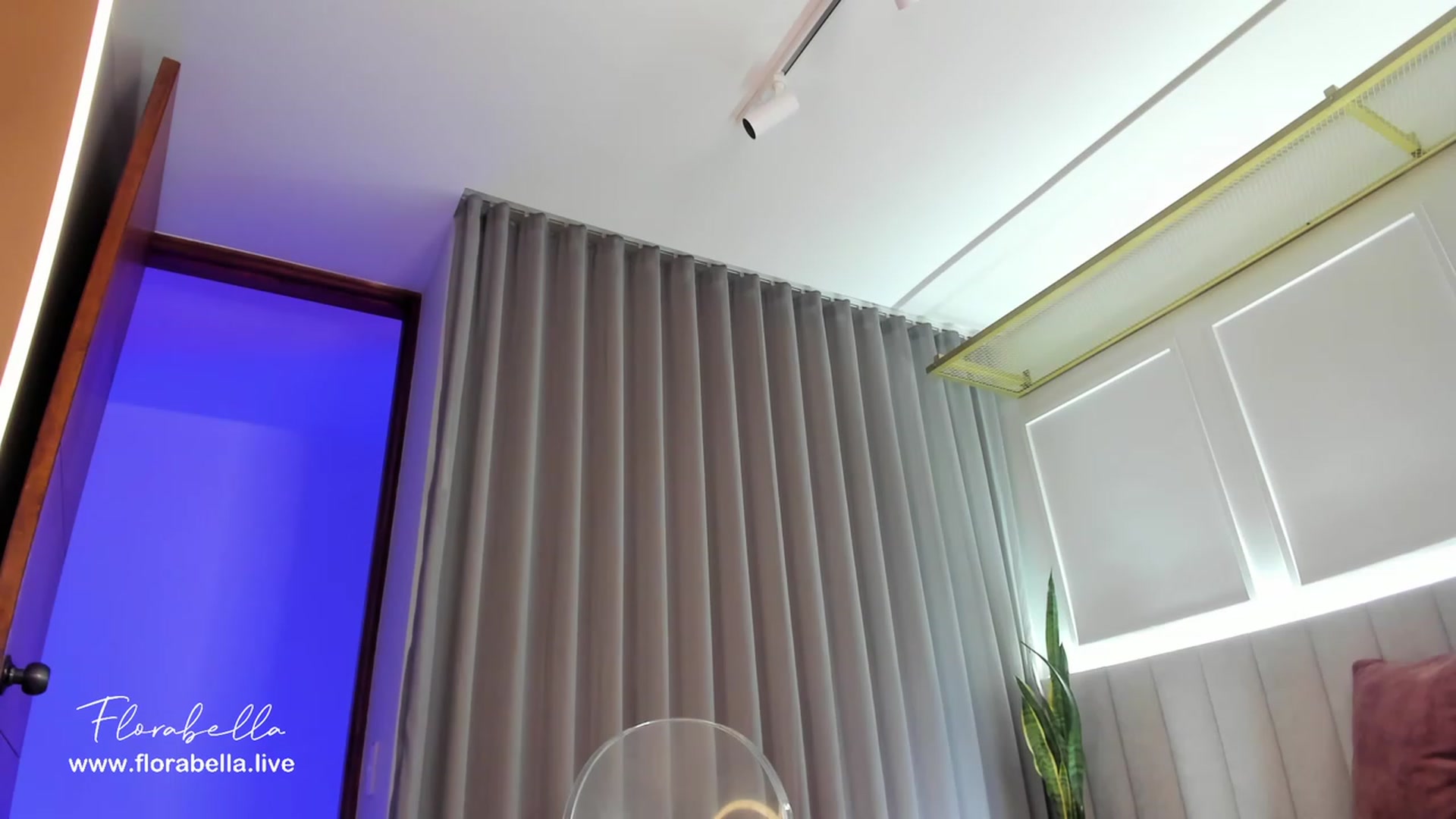 Gallery image thumbnail from Florabella's myfreecams stream on, 04/02/2023, 01:56 image 15 of 20