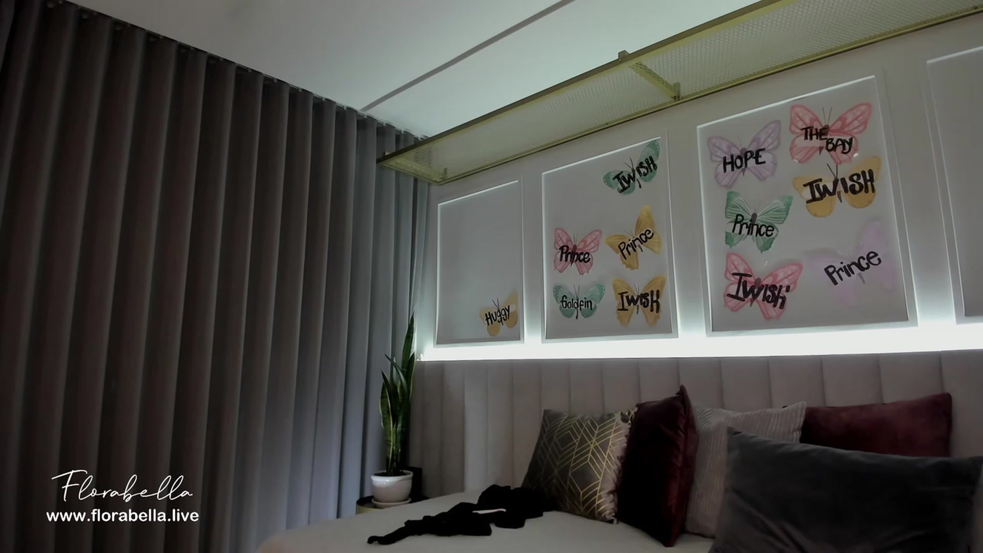 Gallery image thumbnail from Florabella's myfreecams stream on, 04/08/2023, 24:06 image 9 of 20
