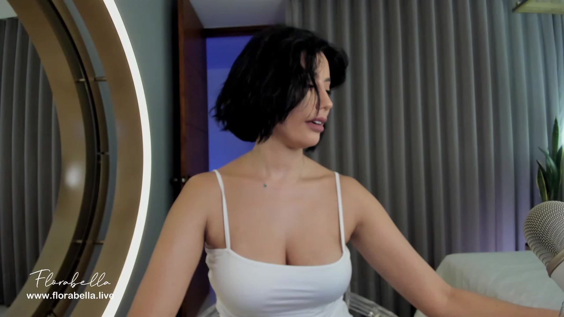 Gallery image thumbnail from Florabella's myfreecams stream on, 05/07/2023, 23:19 image 6 of 20