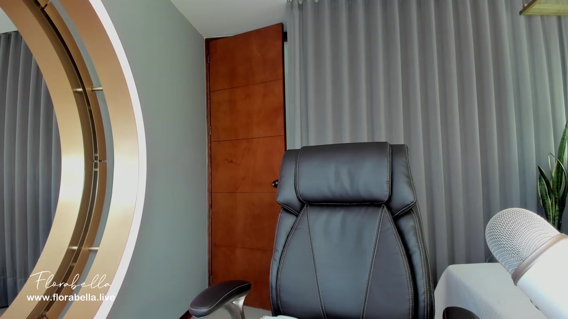 Gallery image thumbnail from Florabella's myfreecams stream on, 06/03/2023, 15:57 image 5 of 20