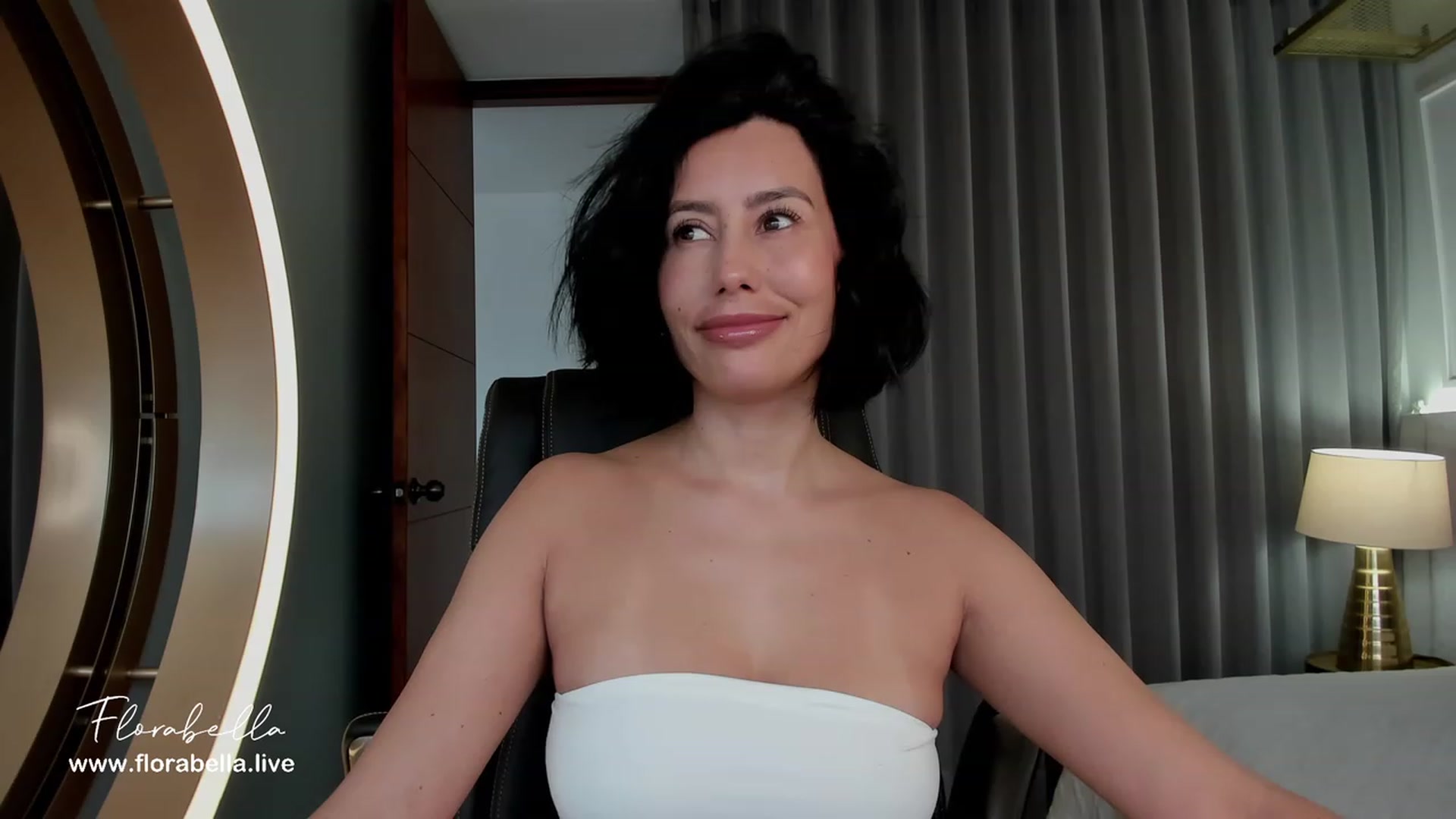 Gallery image thumbnail from Florabella's myfreecams stream on, 06/17/2023, 15:29 image 4 of 20