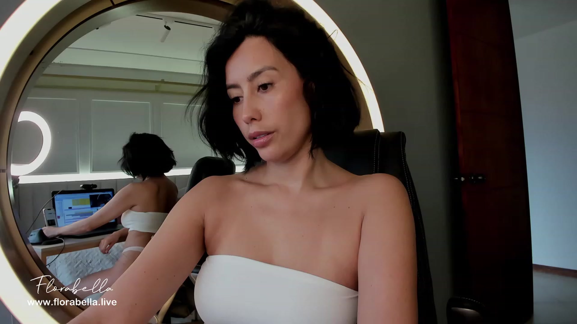 Gallery image thumbnail from Florabella's myfreecams stream on, 06/17/2023, 15:55 image 10 of 20