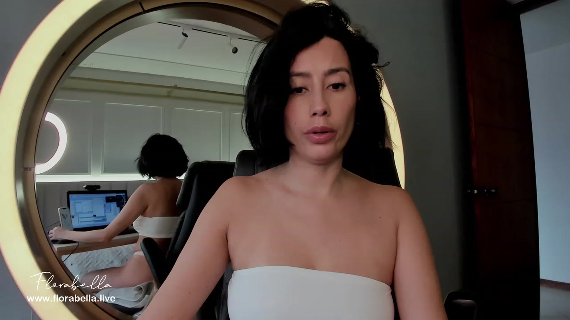 Gallery image thumbnail from Florabella's myfreecams stream on, 06/17/2023, 15:55 image 13 of 20