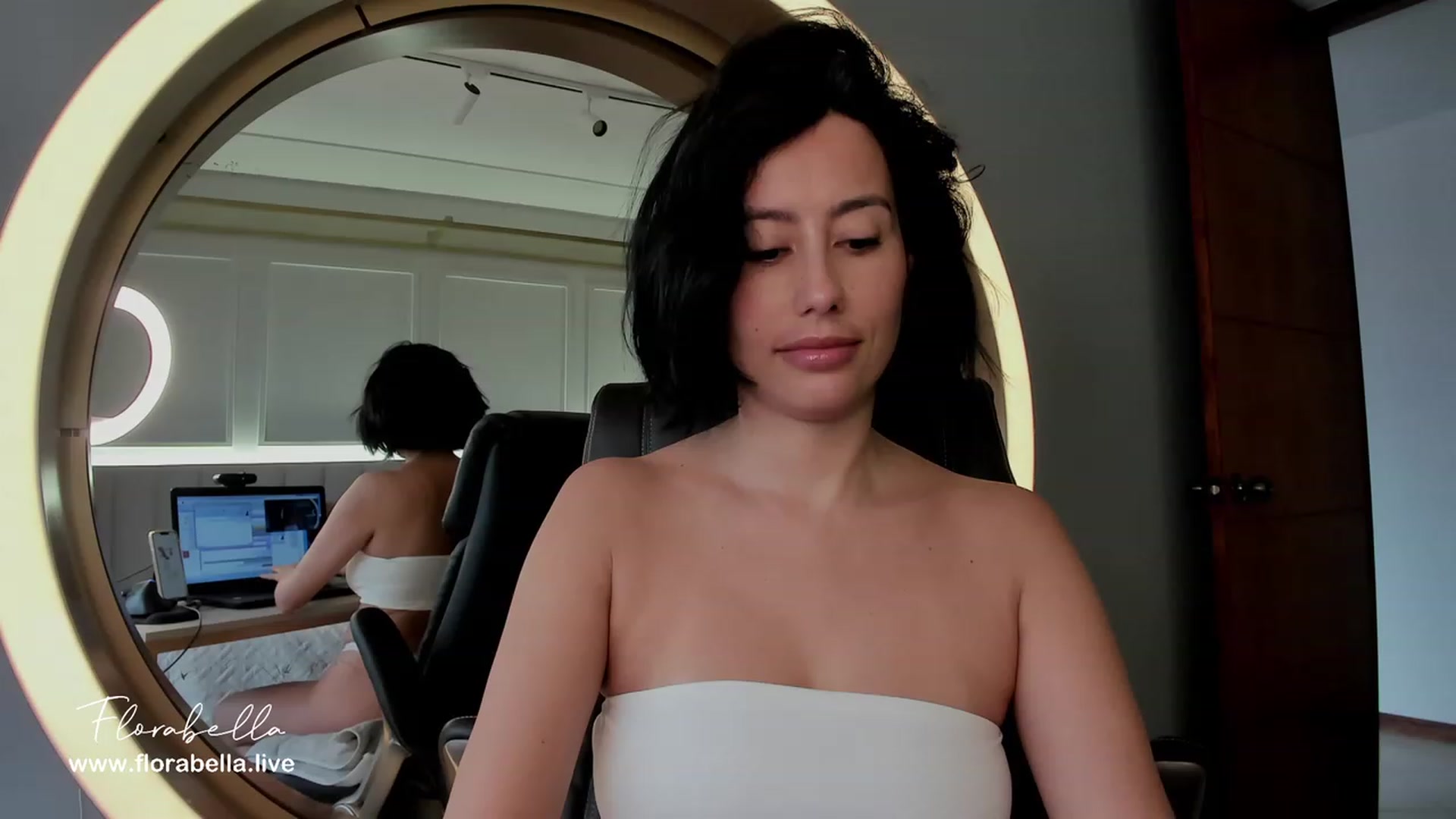Gallery image thumbnail from Florabella's myfreecams stream on, 06/17/2023, 15:55 image 12 of 20