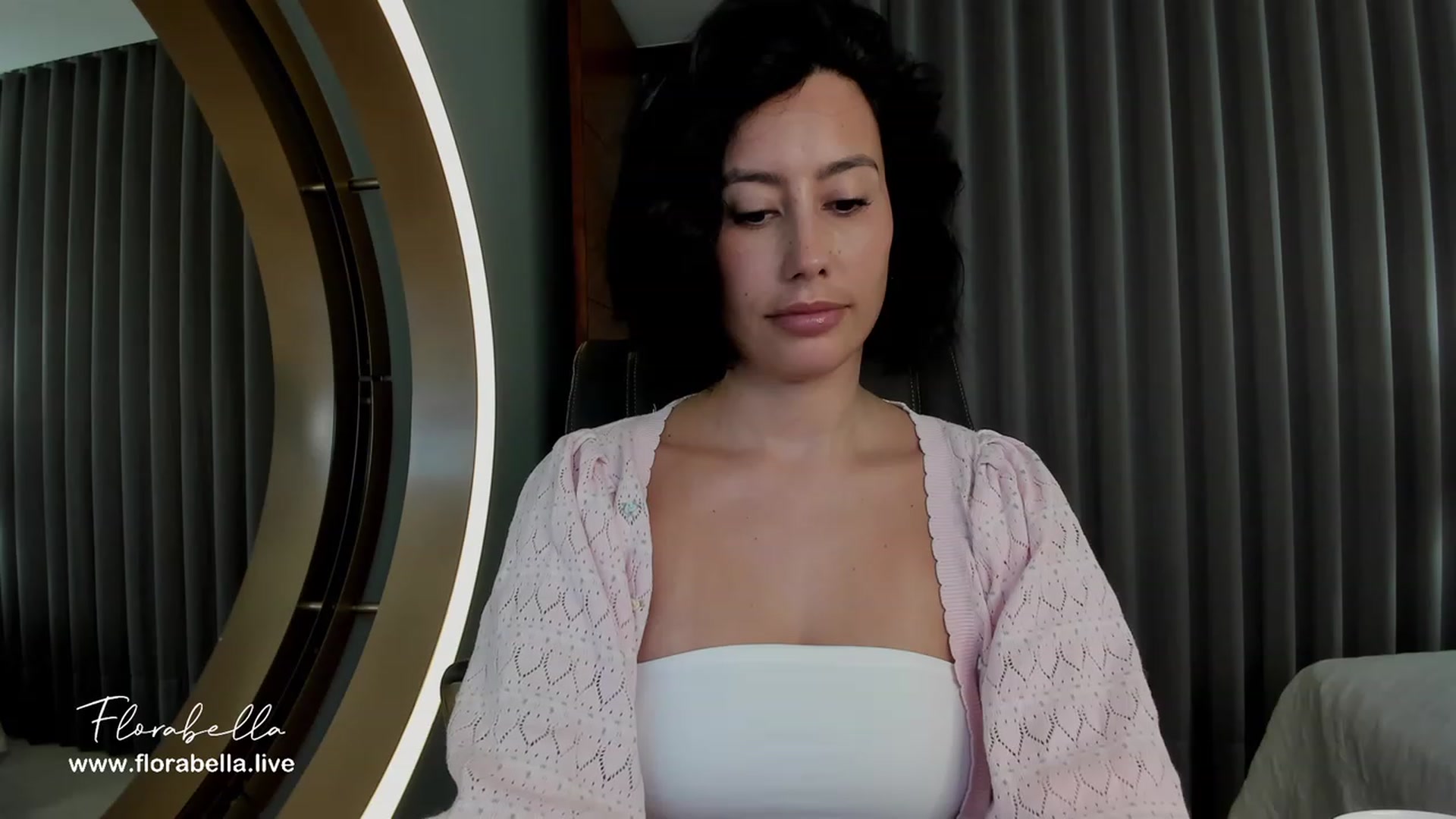 Gallery image thumbnail from Florabella's myfreecams stream on, 06/17/2023, 17:27 image 13 of 20