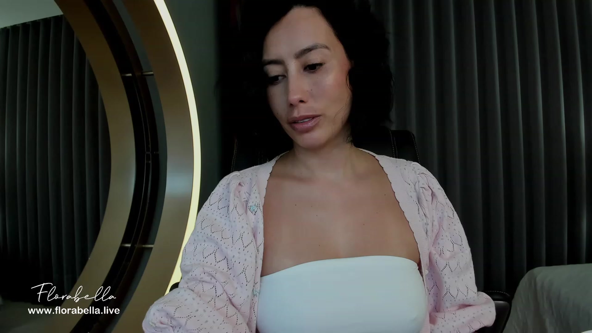 Gallery image thumbnail from Florabella's myfreecams stream on, 06/17/2023, 17:27 image 10 of 20