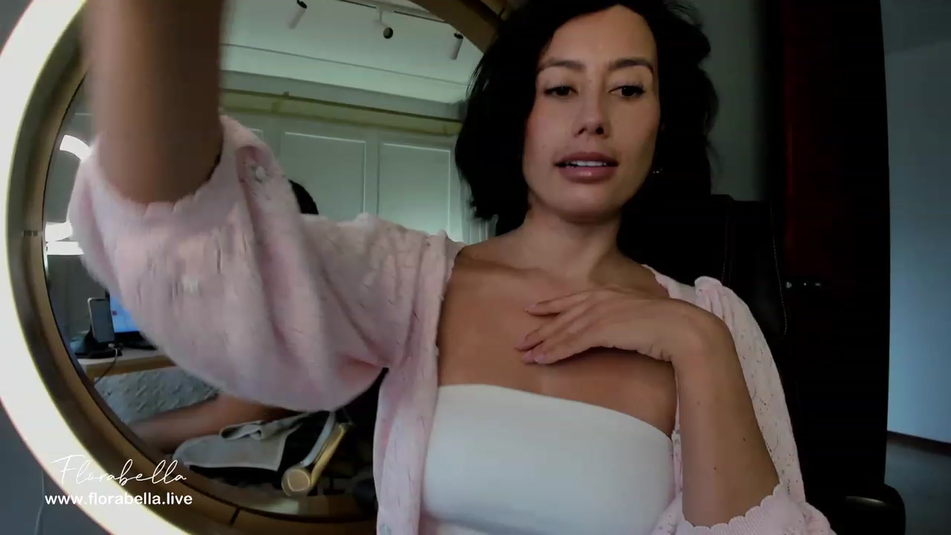 Gallery image thumbnail from Florabella's myfreecams stream on, 06/17/2023, 17:27 image 6 of 20