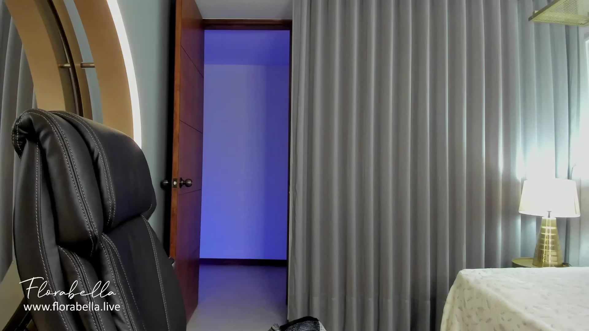 Gallery image thumbnail from Florabella's myfreecams stream on, 07/09/2023, 01:41 image 1 of 20