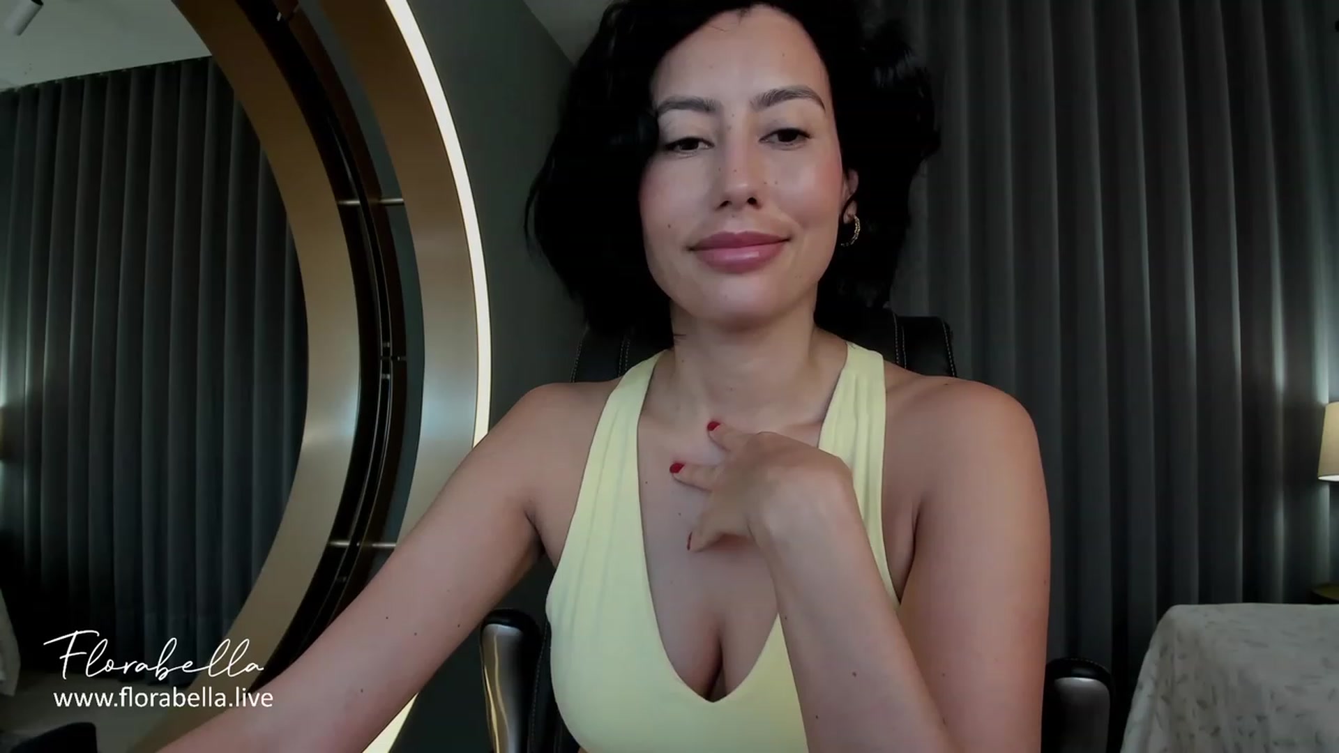 Gallery image thumbnail from Florabella's myfreecams stream on, 07/09/2023, 15:16 image 4 of 20