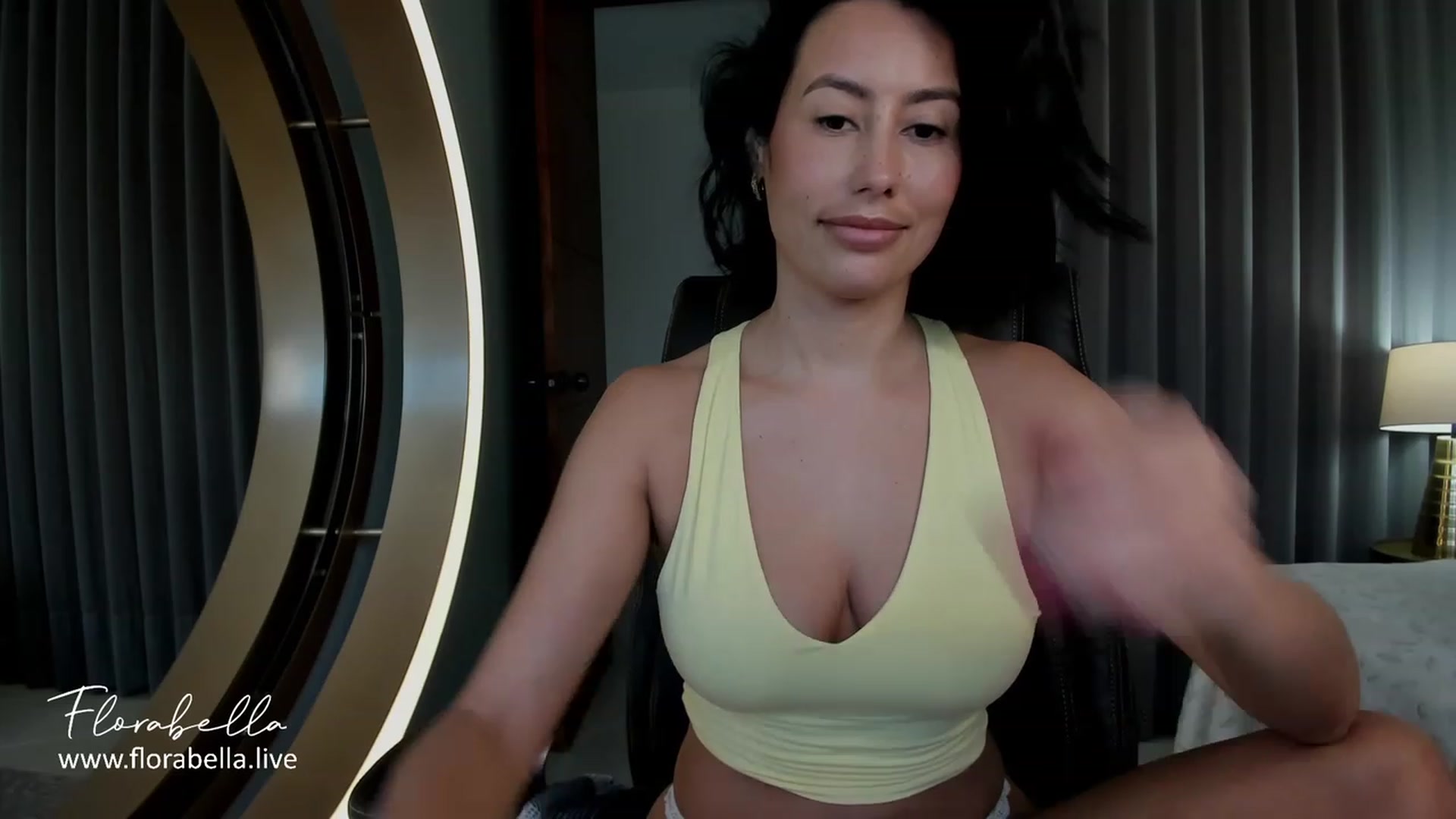 Gallery image thumbnail from Florabella's myfreecams stream on, 07/09/2023, 16:40 image 16 of 20