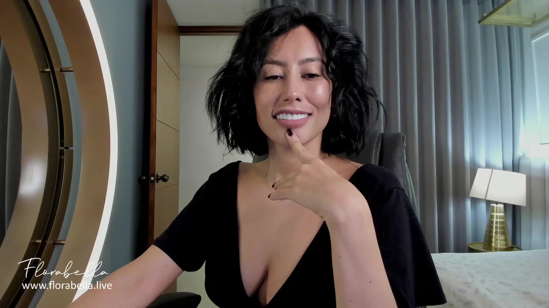Gallery image thumbnail from Florabella's myfreecams stream on, 07/22/2023, 01:14 image 16 of 20