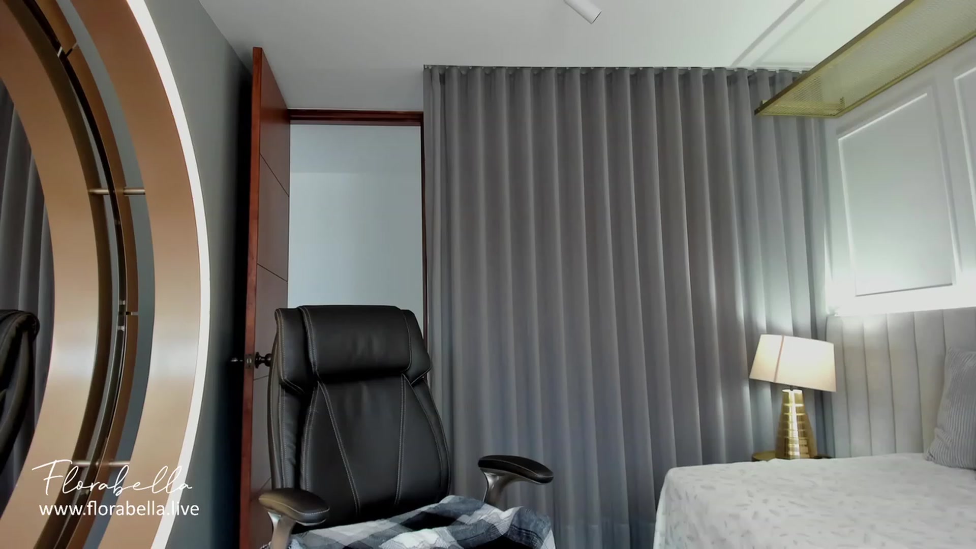 Gallery image thumbnail from Florabella's myfreecams stream on, 07/22/2023, 19:14 image 3 of 20