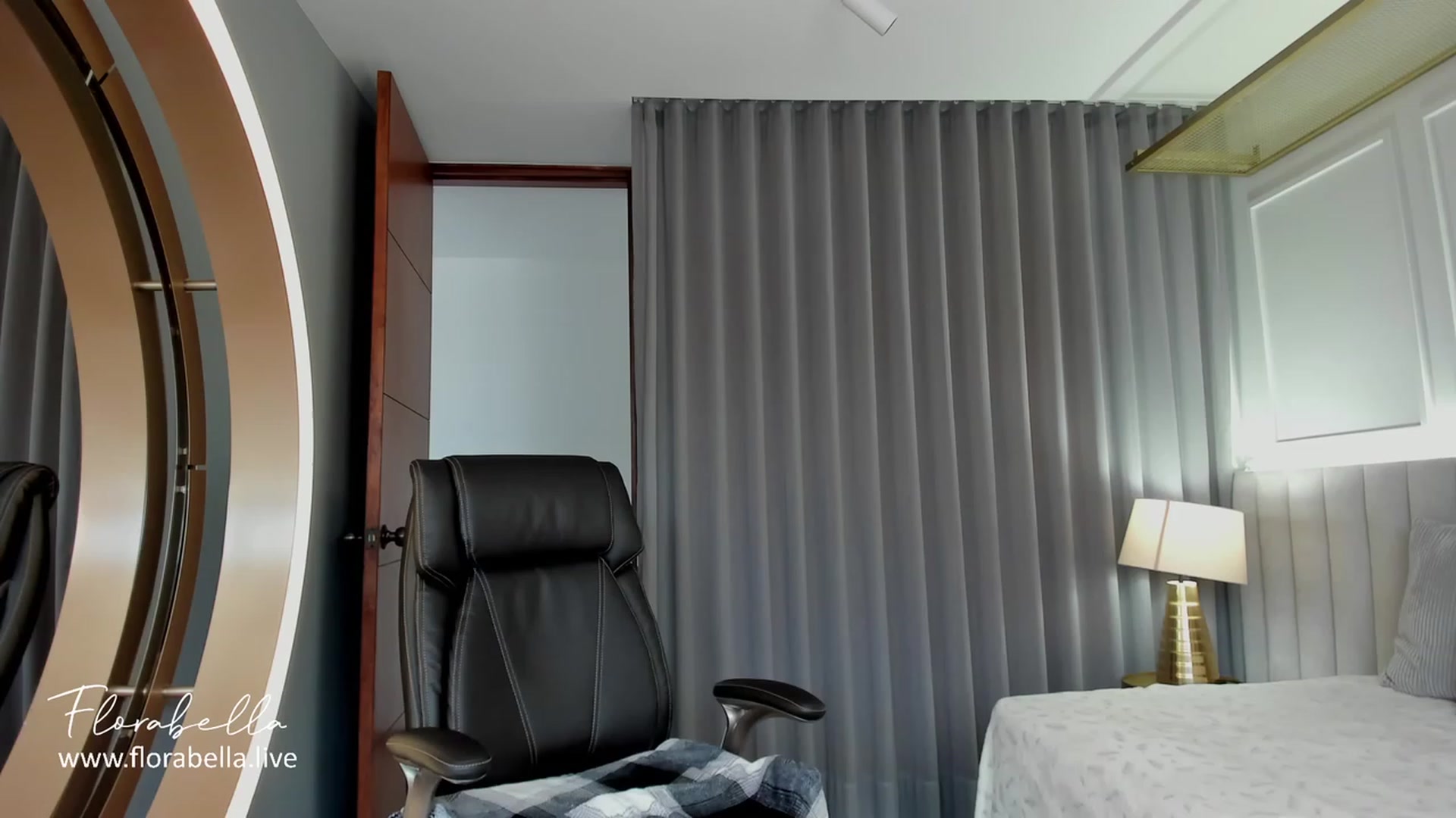 Gallery image thumbnail from Florabella's myfreecams stream on, 07/22/2023, 19:14 image 5 of 20
