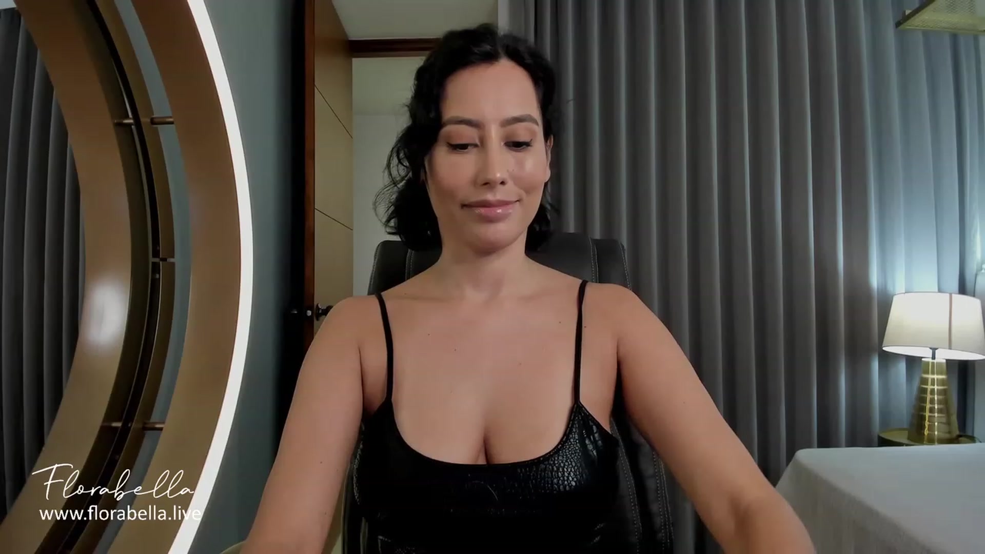 Gallery image thumbnail from Florabella's myfreecams stream on, 07/28/2023, 01:24 image 12 of 20