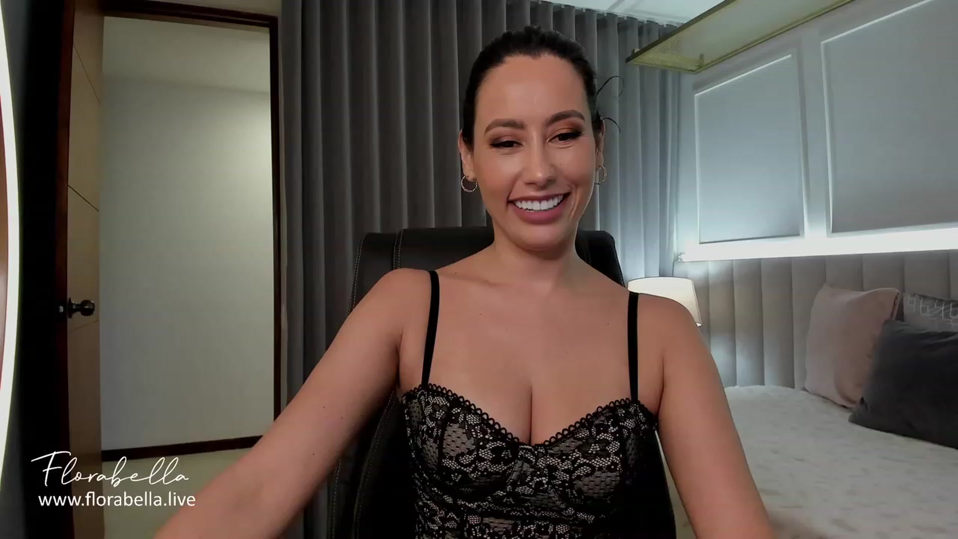 Gallery image thumbnail from Florabella's myfreecams stream on, 09/24/2023, 22:17 image 14 of 20