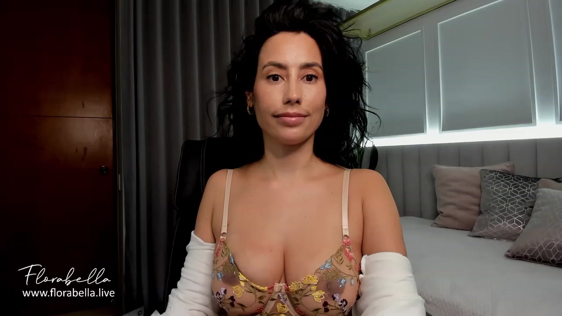 Gallery image thumbnail from Florabella's myfreecams stream on, 11/09/2023, 03:24 image 18 of 20