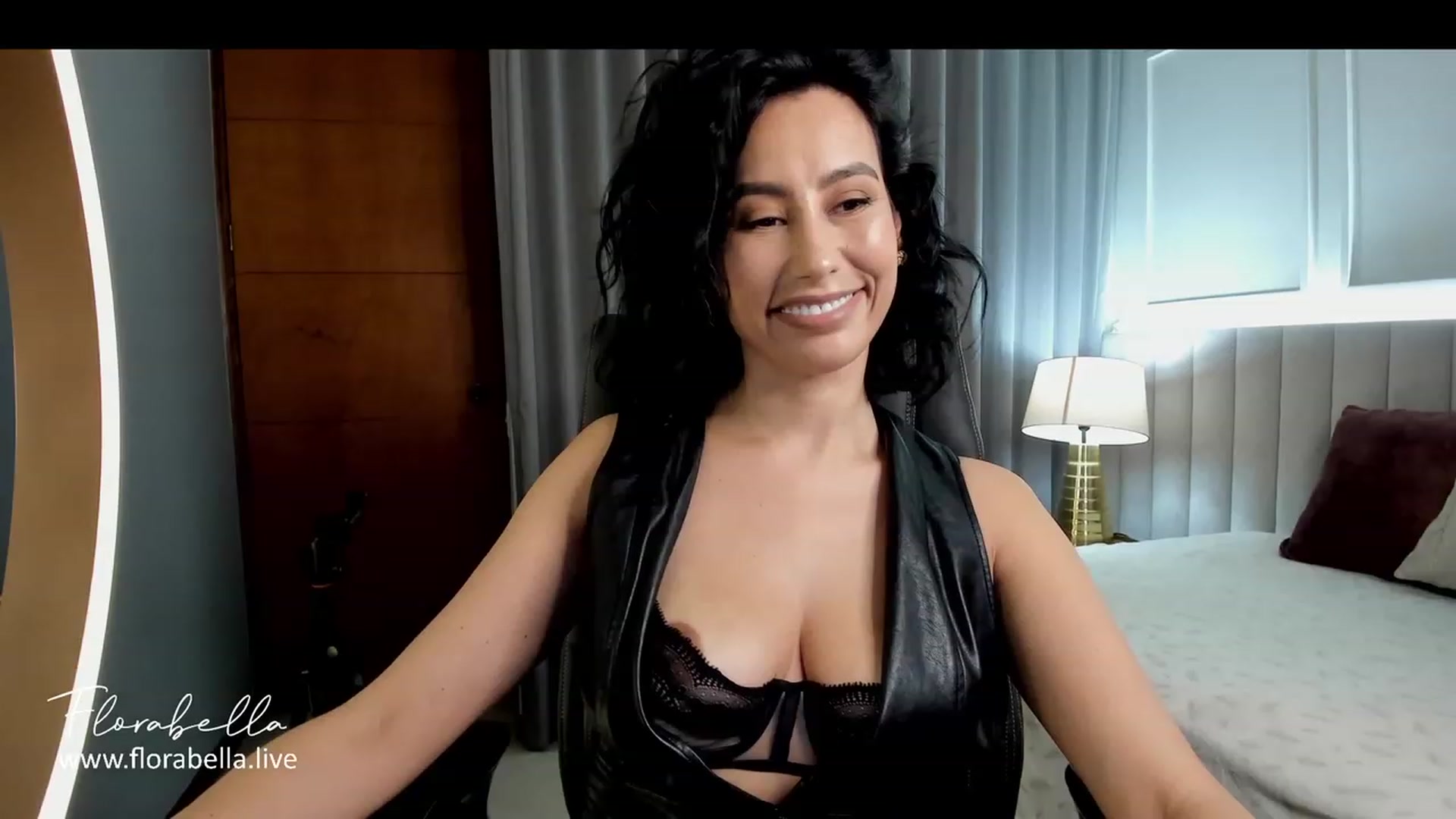 Gallery image thumbnail from Florabella's myfreecams stream on, 12/09/2023, 03:20 image 14 of 20