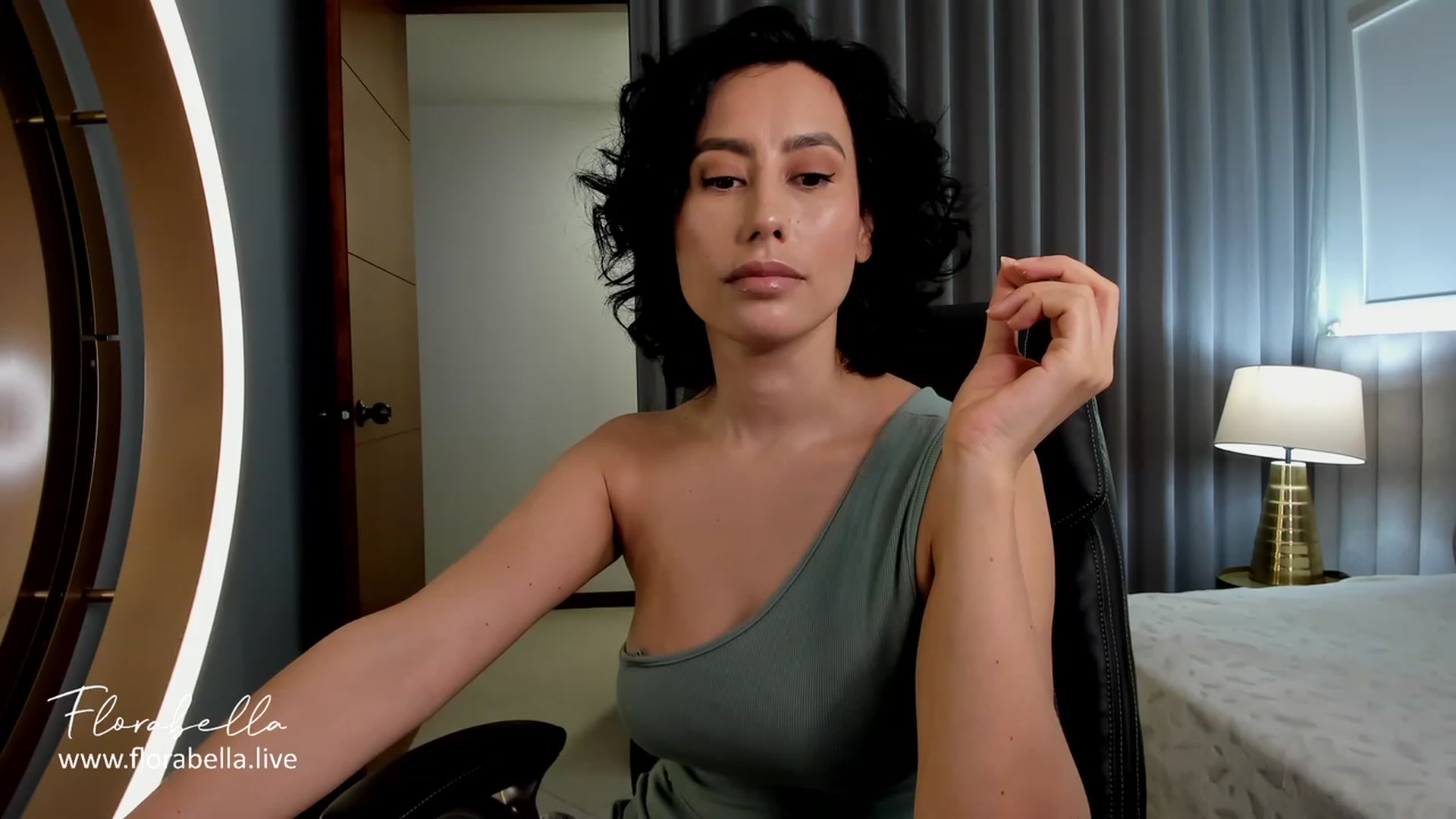Gallery image thumbnail from Florabella's myfreecams stream on, 12/13/2023, 03:18 image 17 of 20