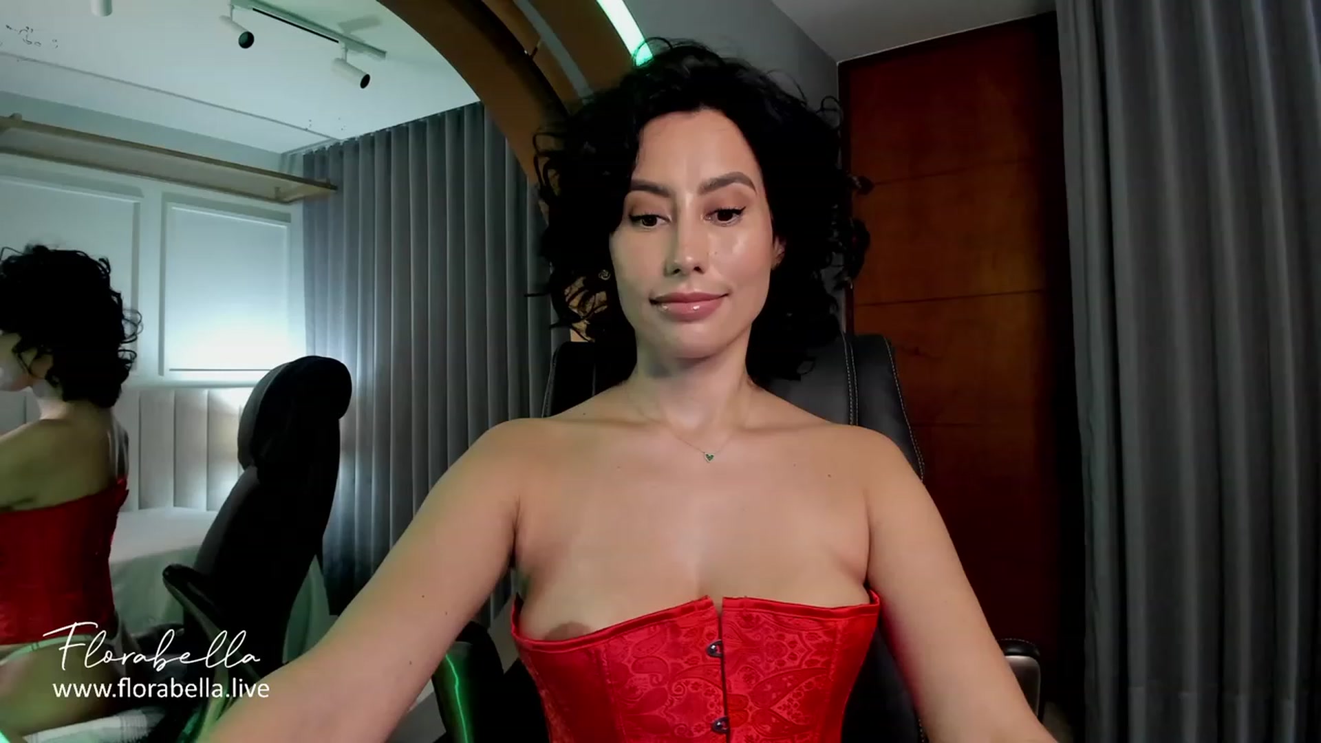 Gallery image thumbnail from Florabella's myfreecams stream on, 12/24/2023, 24:43 image 8 of 20