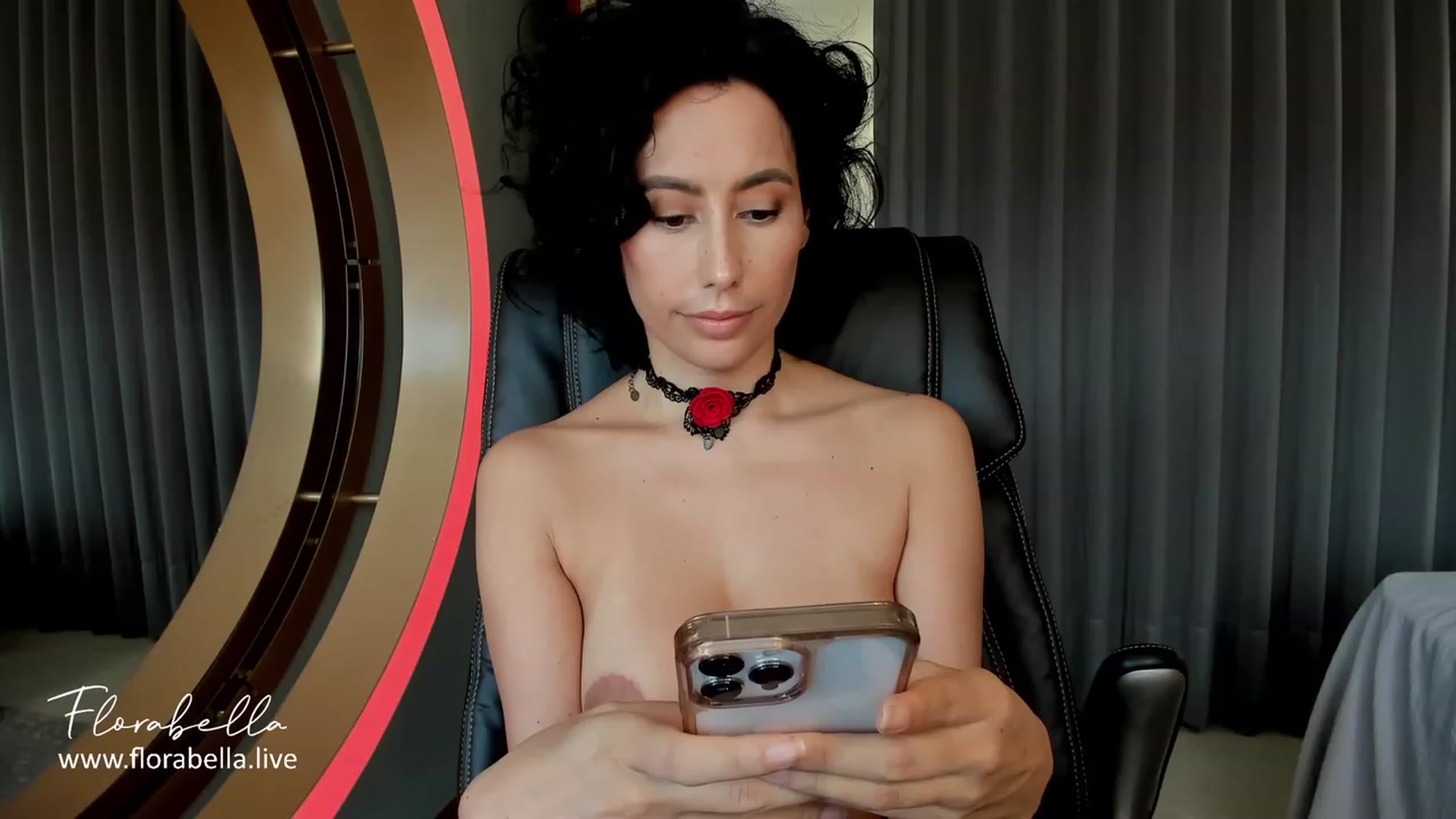 Gallery image thumbnail from Florabella's myfreecams stream on, 12/24/2023, 19:08 image 1 of 20