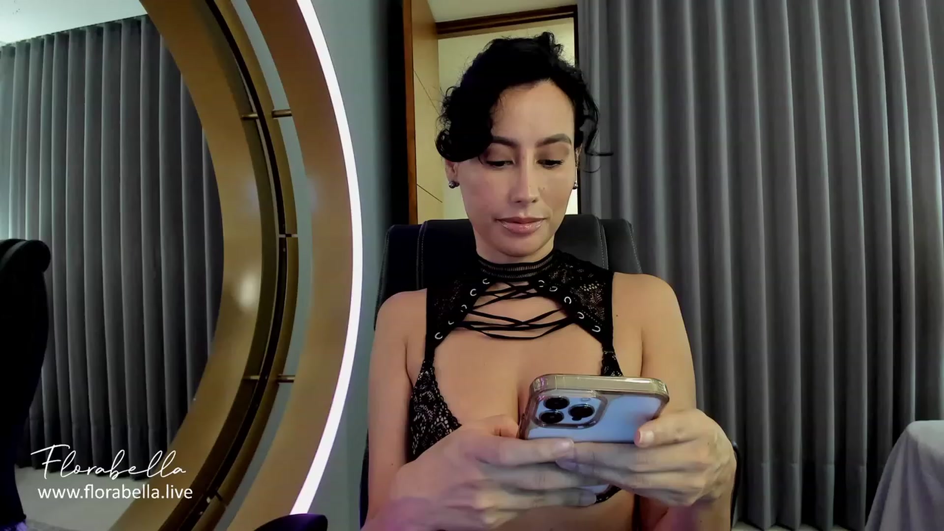 Gallery image thumbnail from Florabella's myfreecams stream on, 12/28/2023, 03:19 image 19 of 20