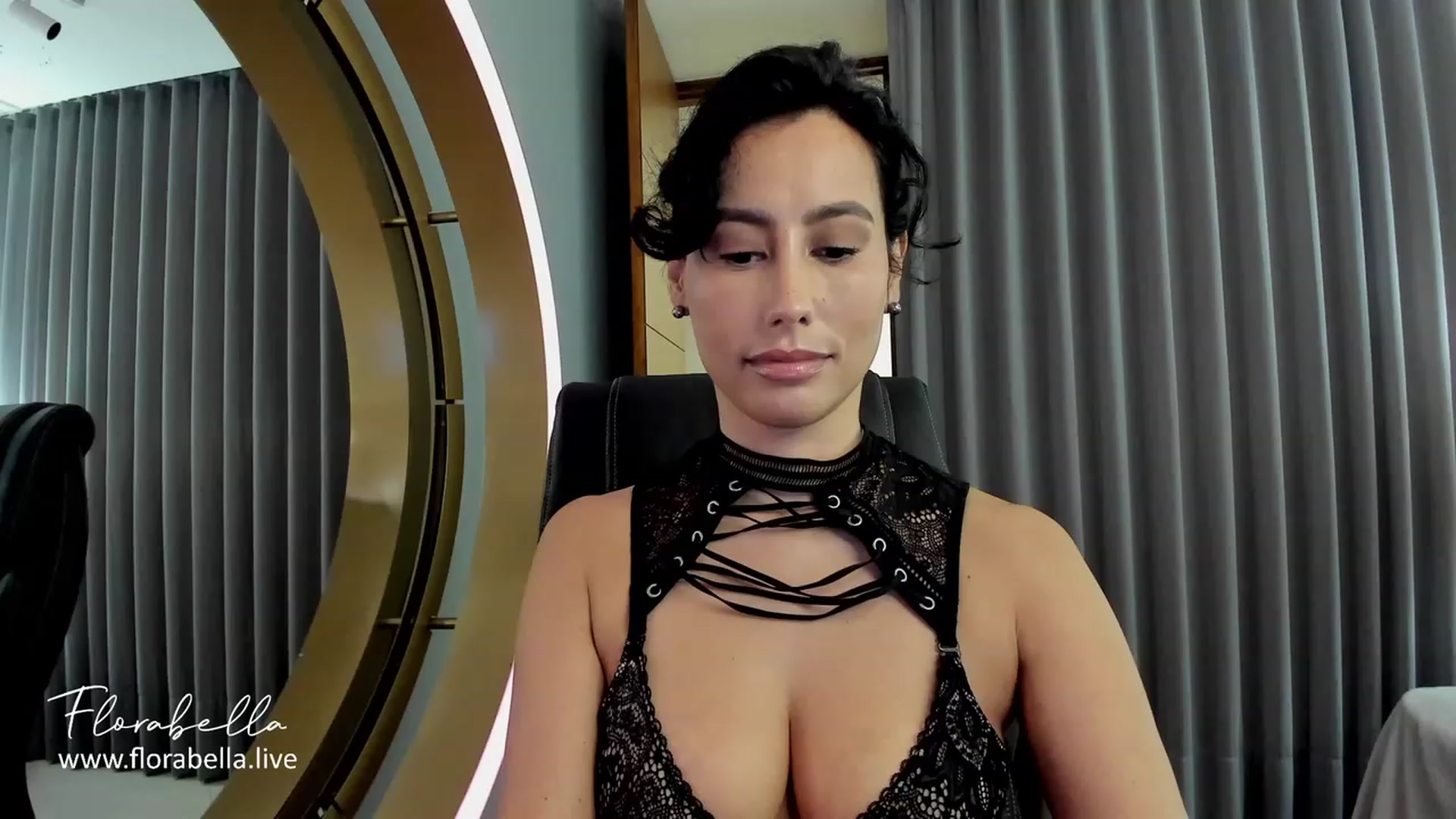 Gallery image thumbnail from Florabella's myfreecams stream on, 12/28/2023, 03:19 image 14 of 20