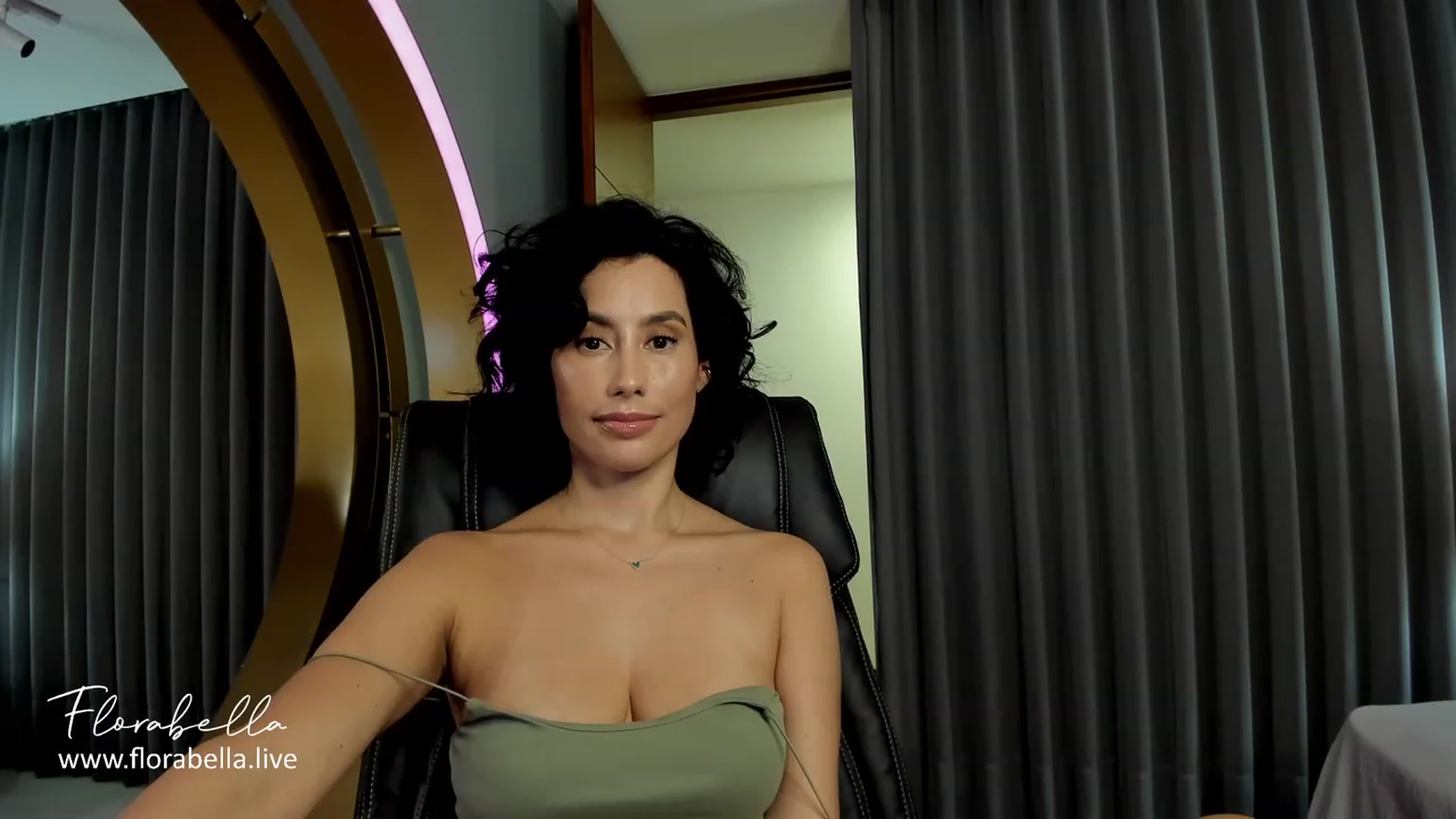 Gallery image thumbnail from Florabella's myfreecams stream on, 12/29/2023, 03:17 image 17 of 20