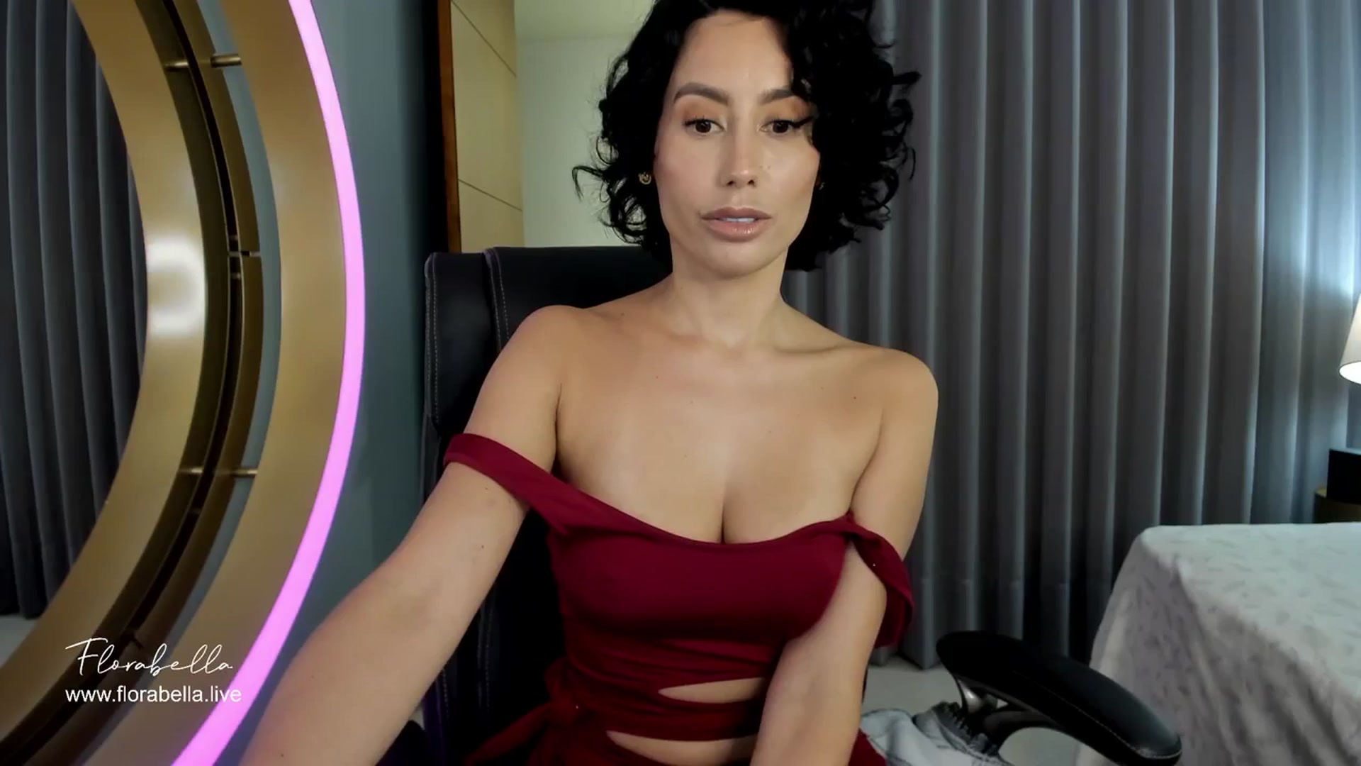 Gallery image thumbnail from Florabella's myfreecams stream on, 02/02/2024, 01:43 image 17 of 20