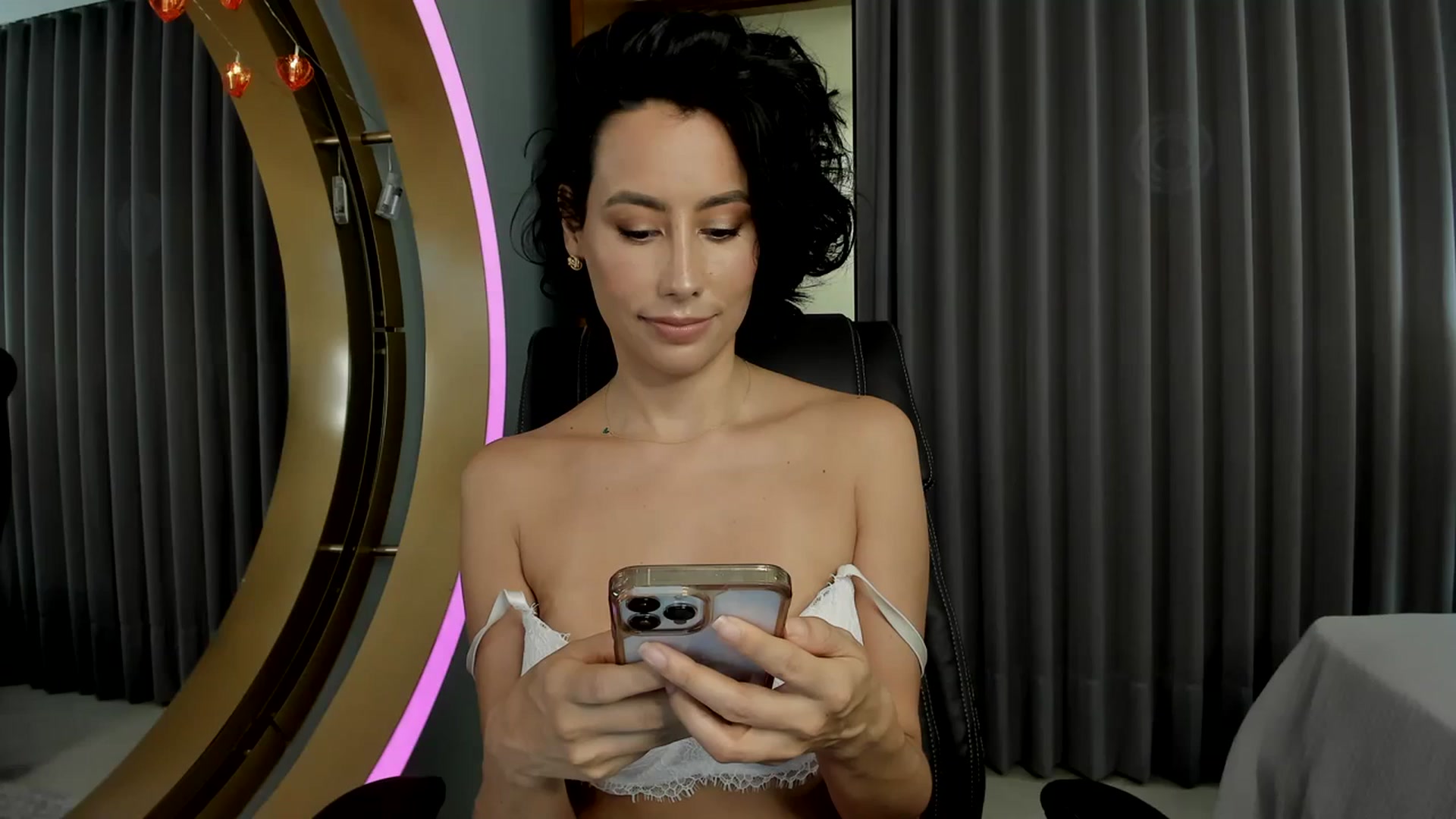 Gallery image thumbnail from Florabella's myfreecams stream on, 02/15/2024, 03:53 image 19 of 20
