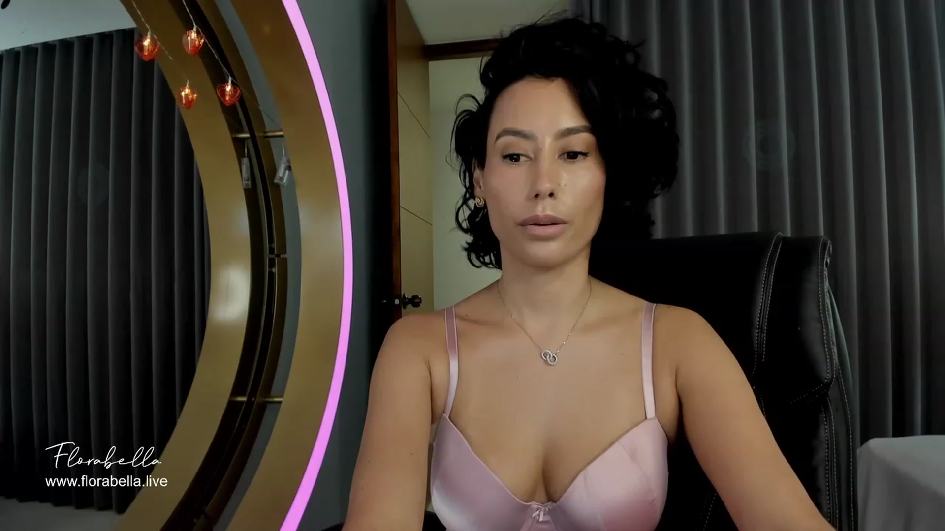 Gallery image thumbnail from Florabella's myfreecams stream on, 02/19/2024, 01:03 image 19 of 20