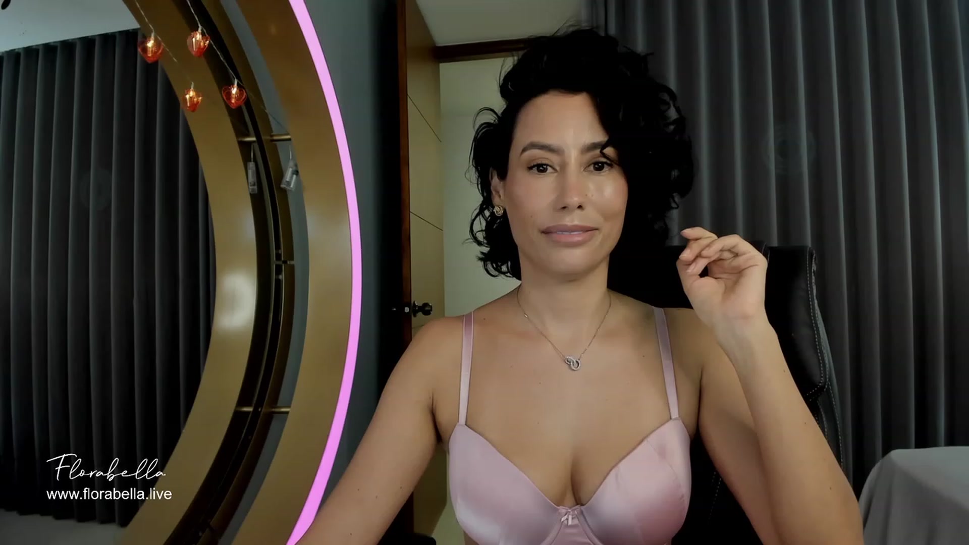 Gallery image thumbnail from Florabella's myfreecams stream on, 02/19/2024, 01:03 image 20 of 20