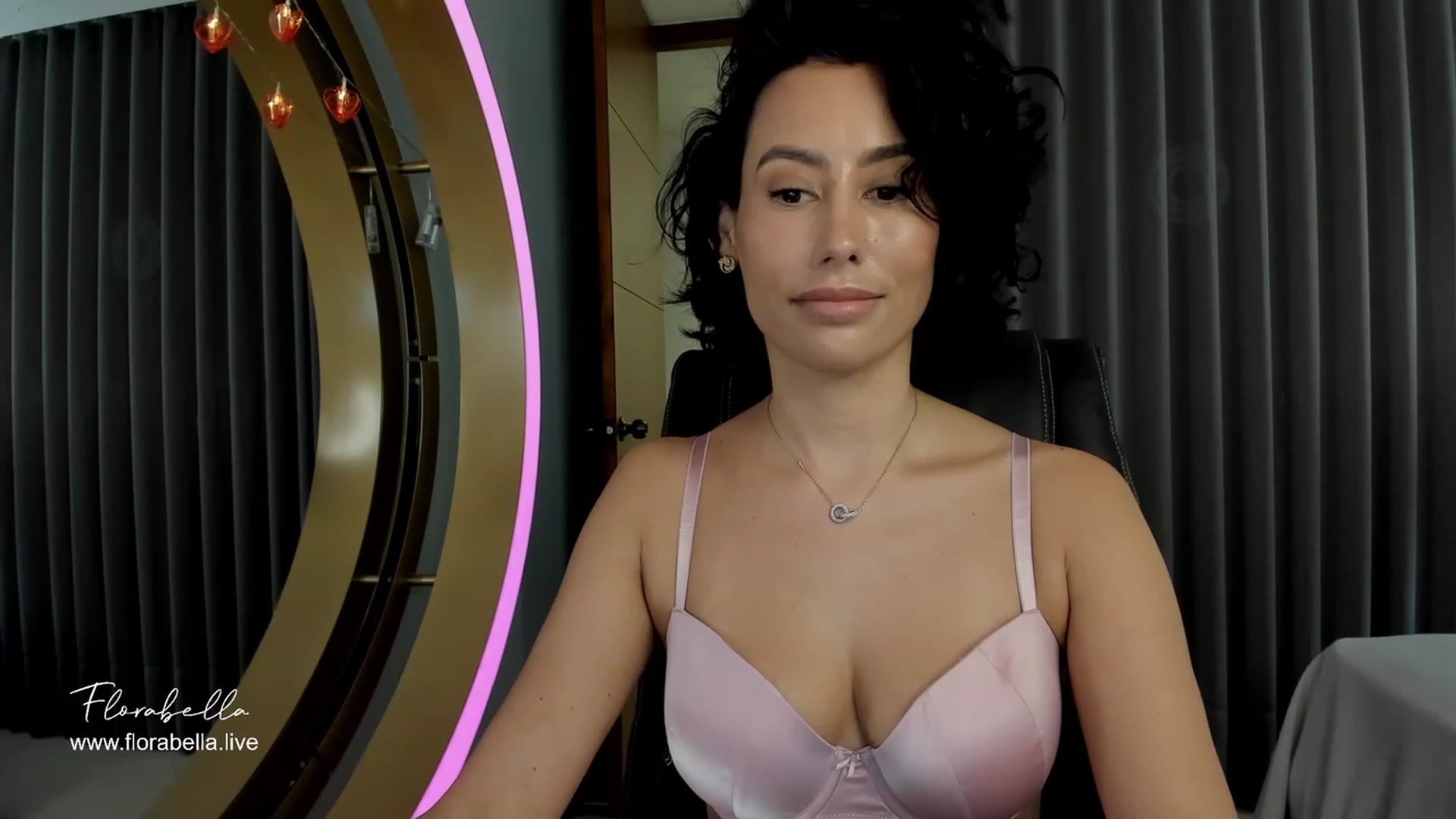 Gallery image thumbnail from Florabella's myfreecams stream on, 02/19/2024, 01:03 image 16 of 20