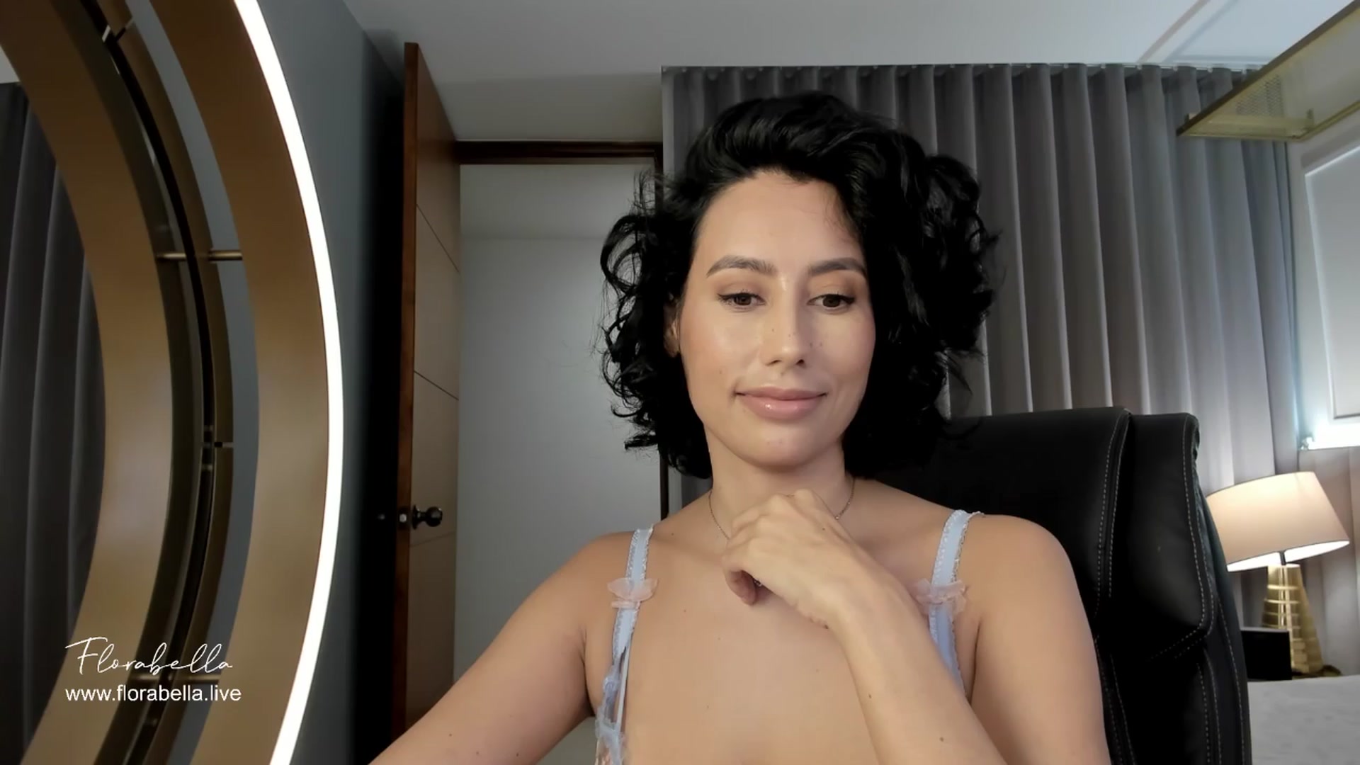 Gallery image thumbnail from Florabella's myfreecams stream on, 03/29/2024, 02:05 image 16 of 20