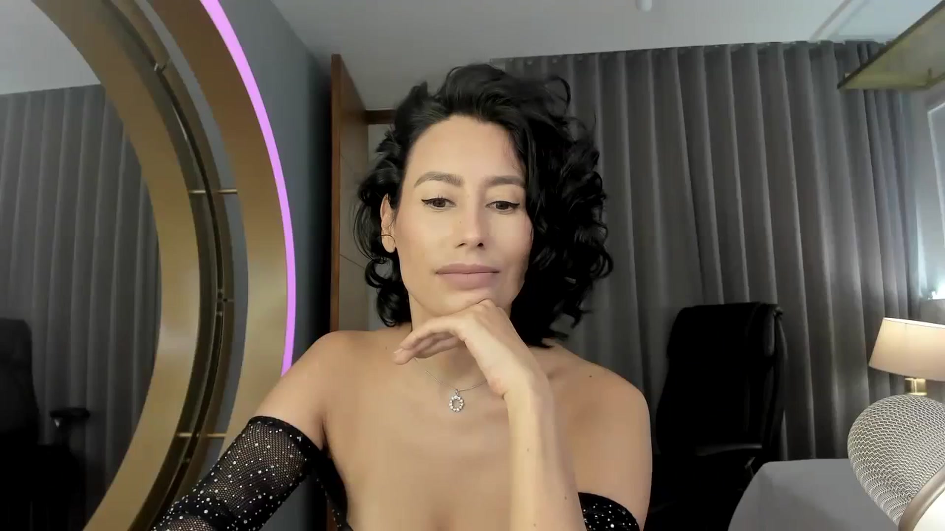 Gallery image thumbnail from Florabella's myfreecams stream on, 04/06/2024, 02:51 image 5 of 20