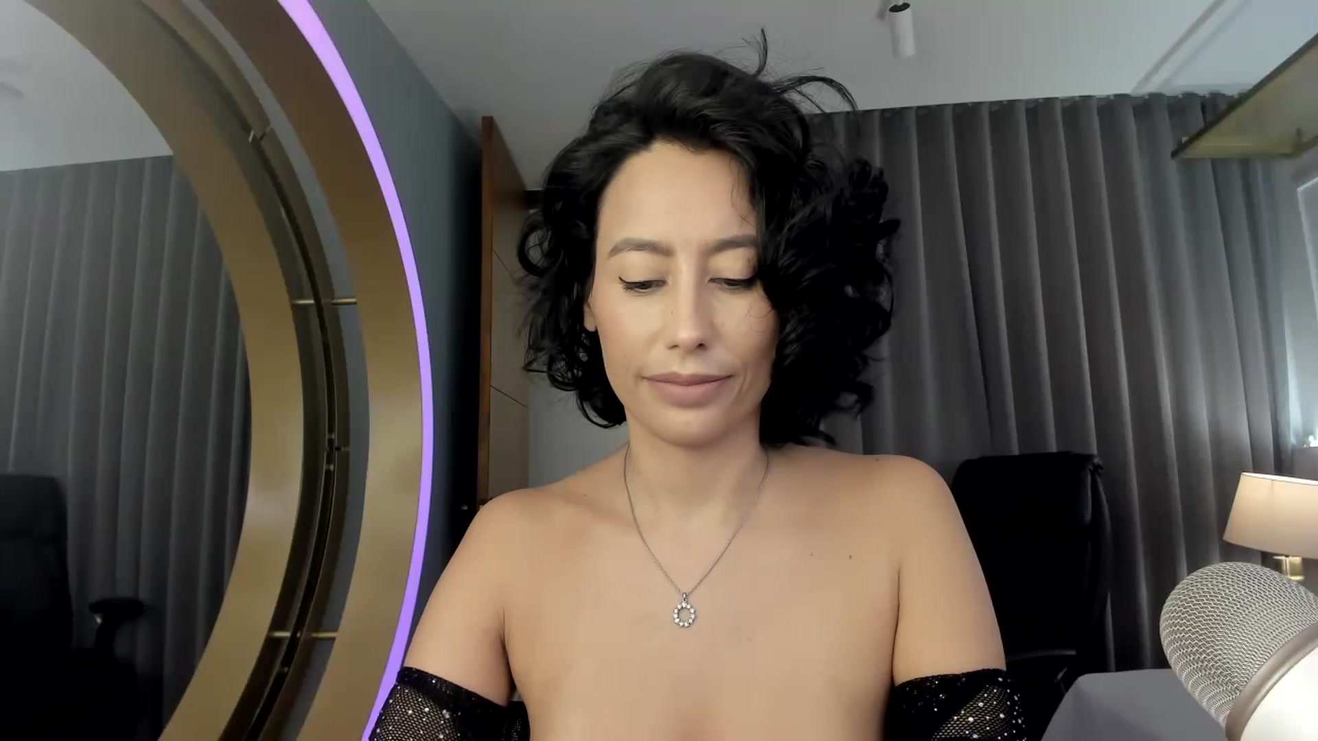 Gallery image thumbnail from Florabella's myfreecams stream on, 04/06/2024, 02:51 image 19 of 20