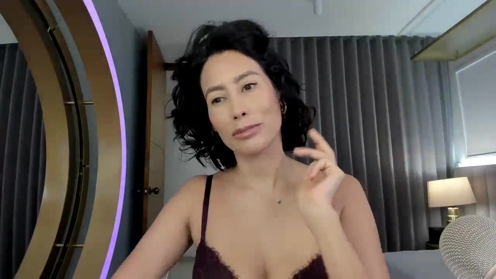 Gallery image thumbnail from Florabella's myfreecams stream on, 04/07/2024, 23:40 image 6 of 20