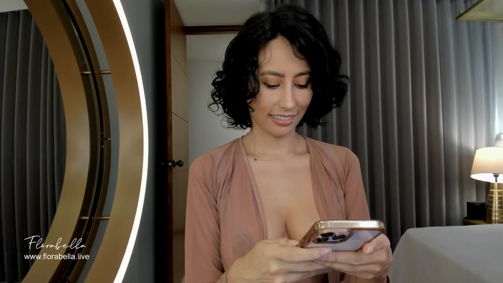 Gallery image thumbnail from Florabella's myfreecams stream on, 05/11/2024, 24:00 image 17 of 20