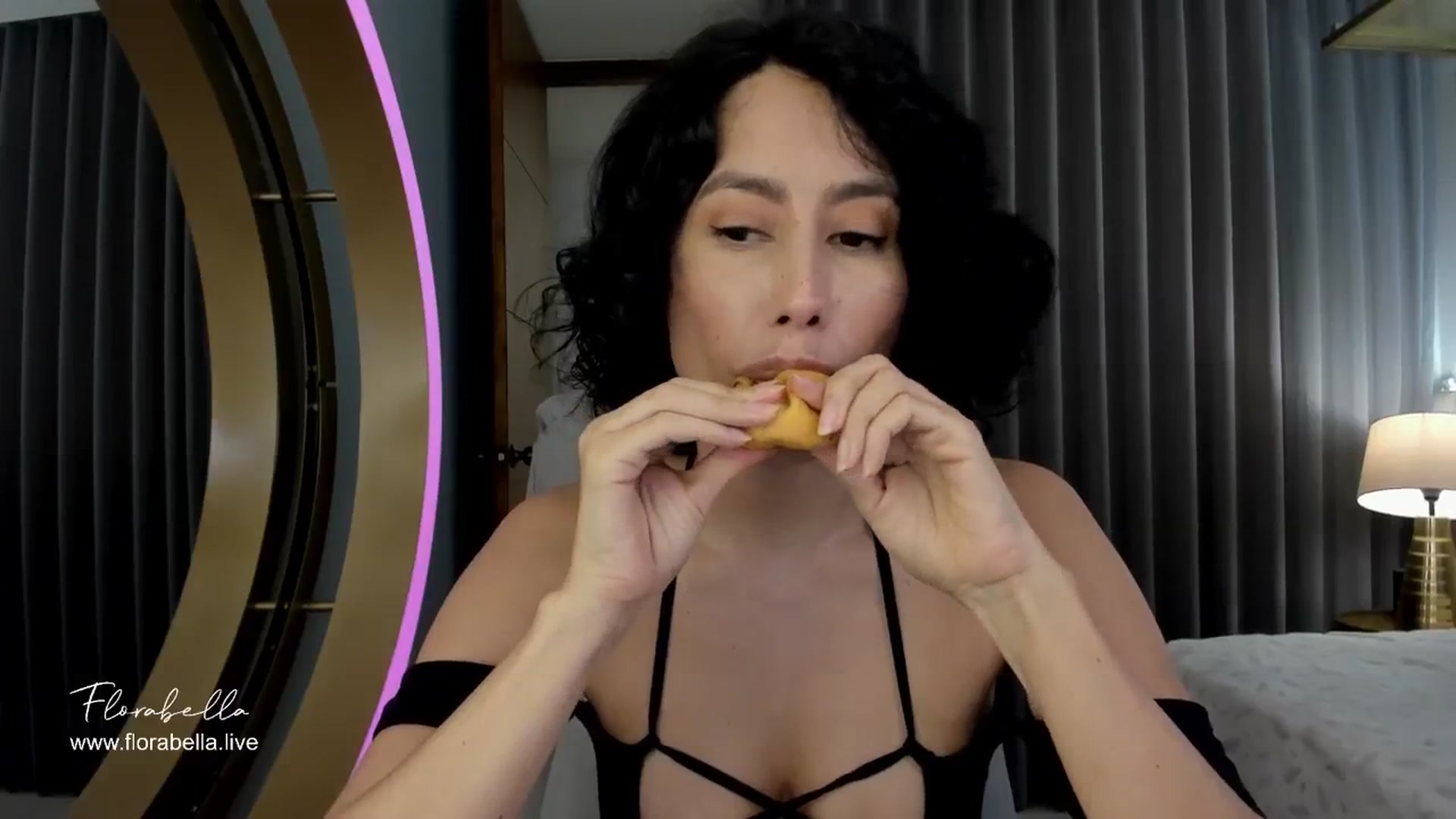 Gallery image thumbnail from Florabella's myfreecams stream on, 05/21/2024, 02:59 image 17 of 20